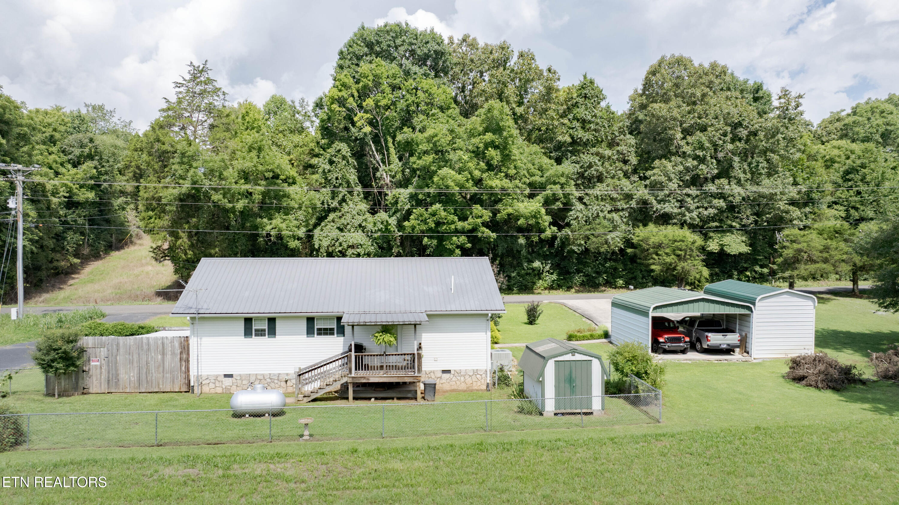 8664 Old Dixie Highway Spring City TN 37381