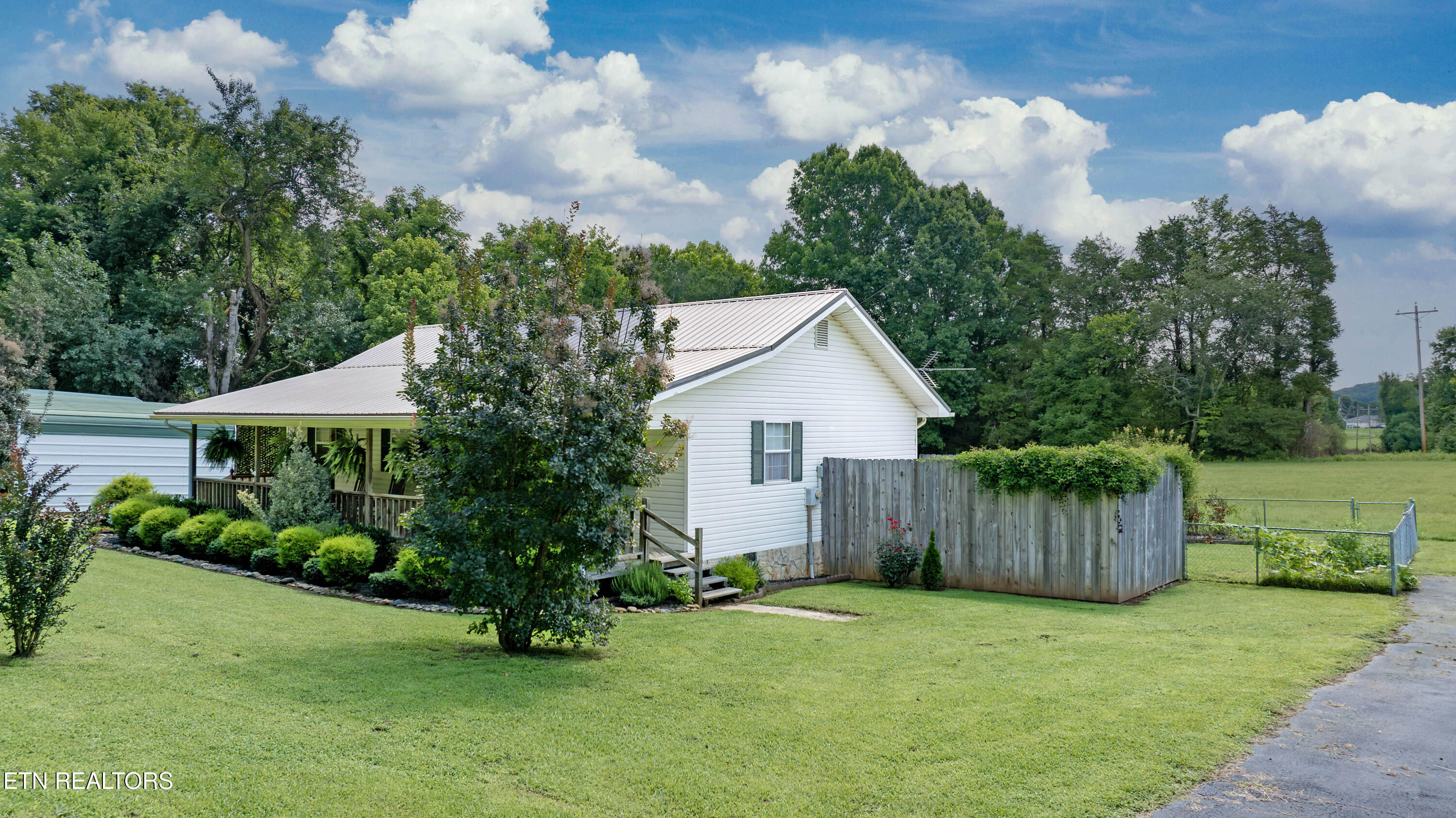8664 Old Dixie Highway Spring City TN 37381
