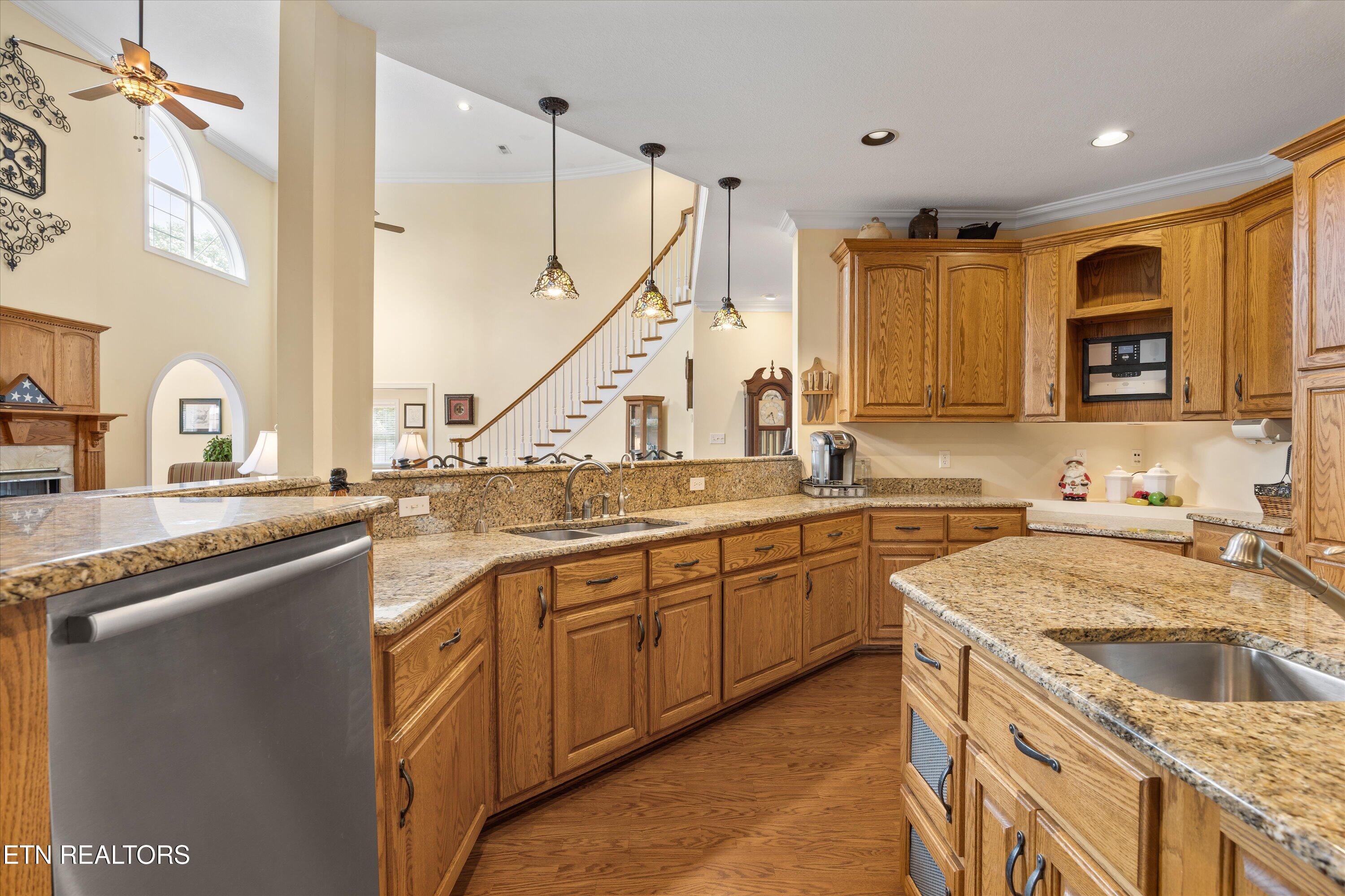 132 David Road Clinton TN 37716