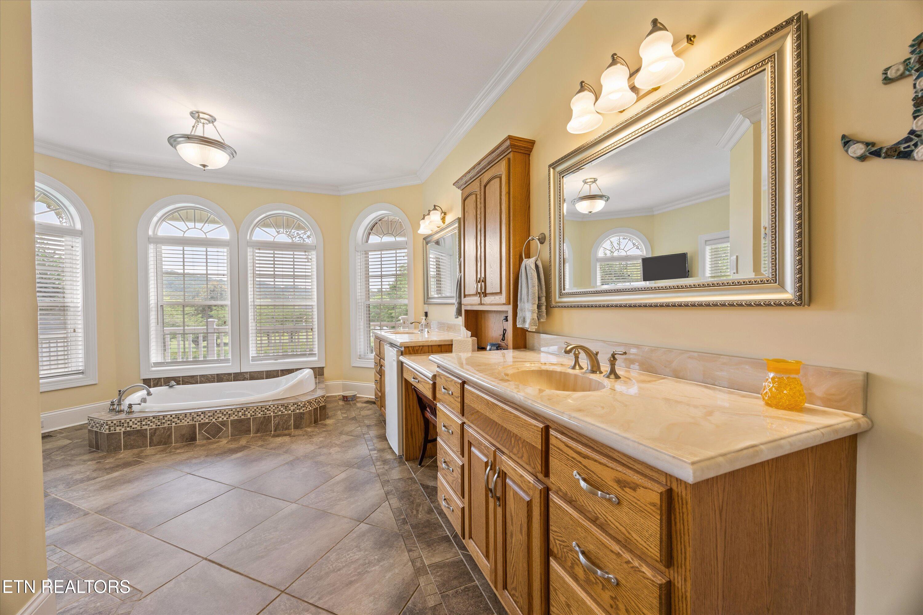 132 David Road Clinton TN 37716