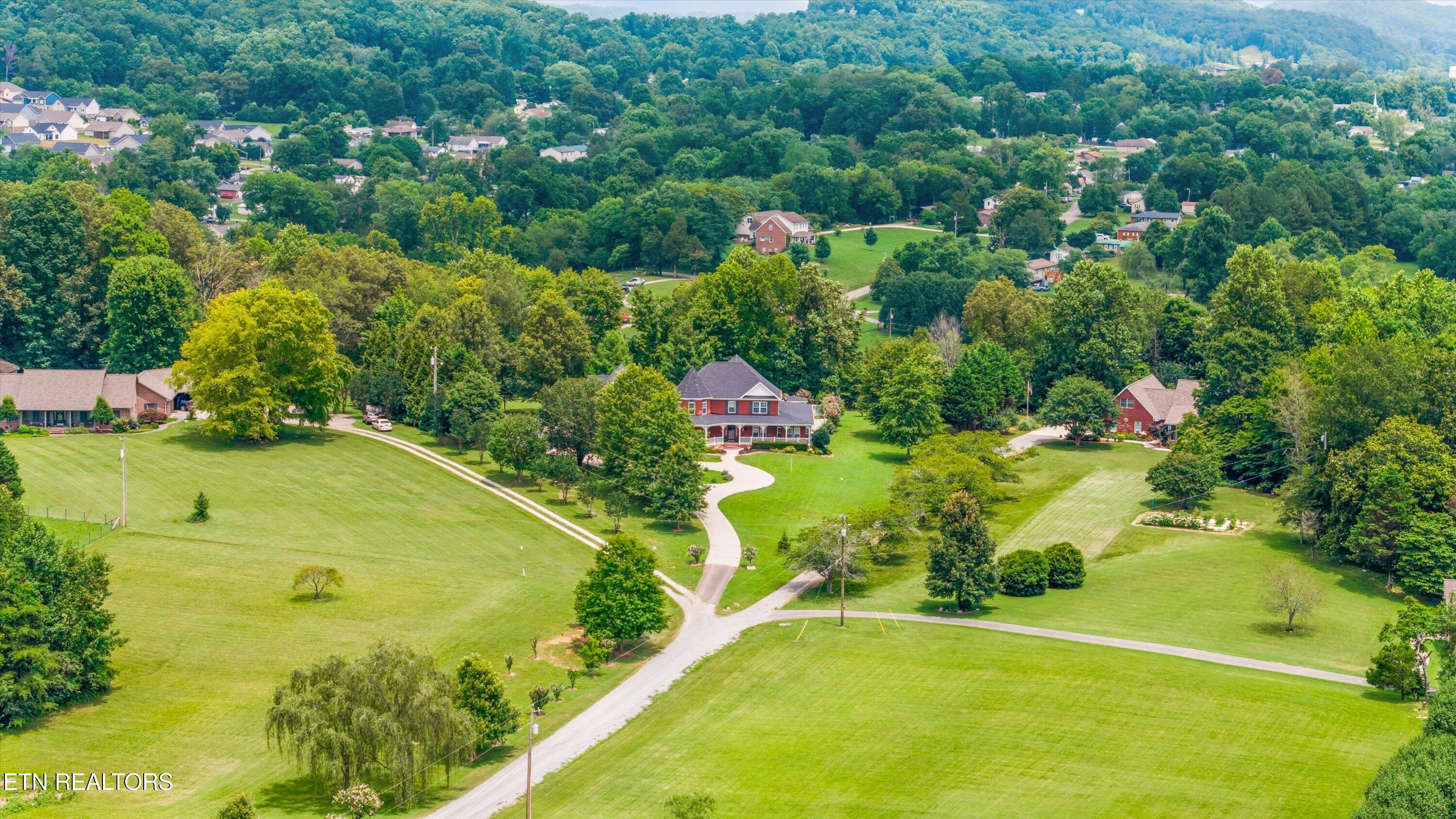 132 David Road Clinton TN 37716