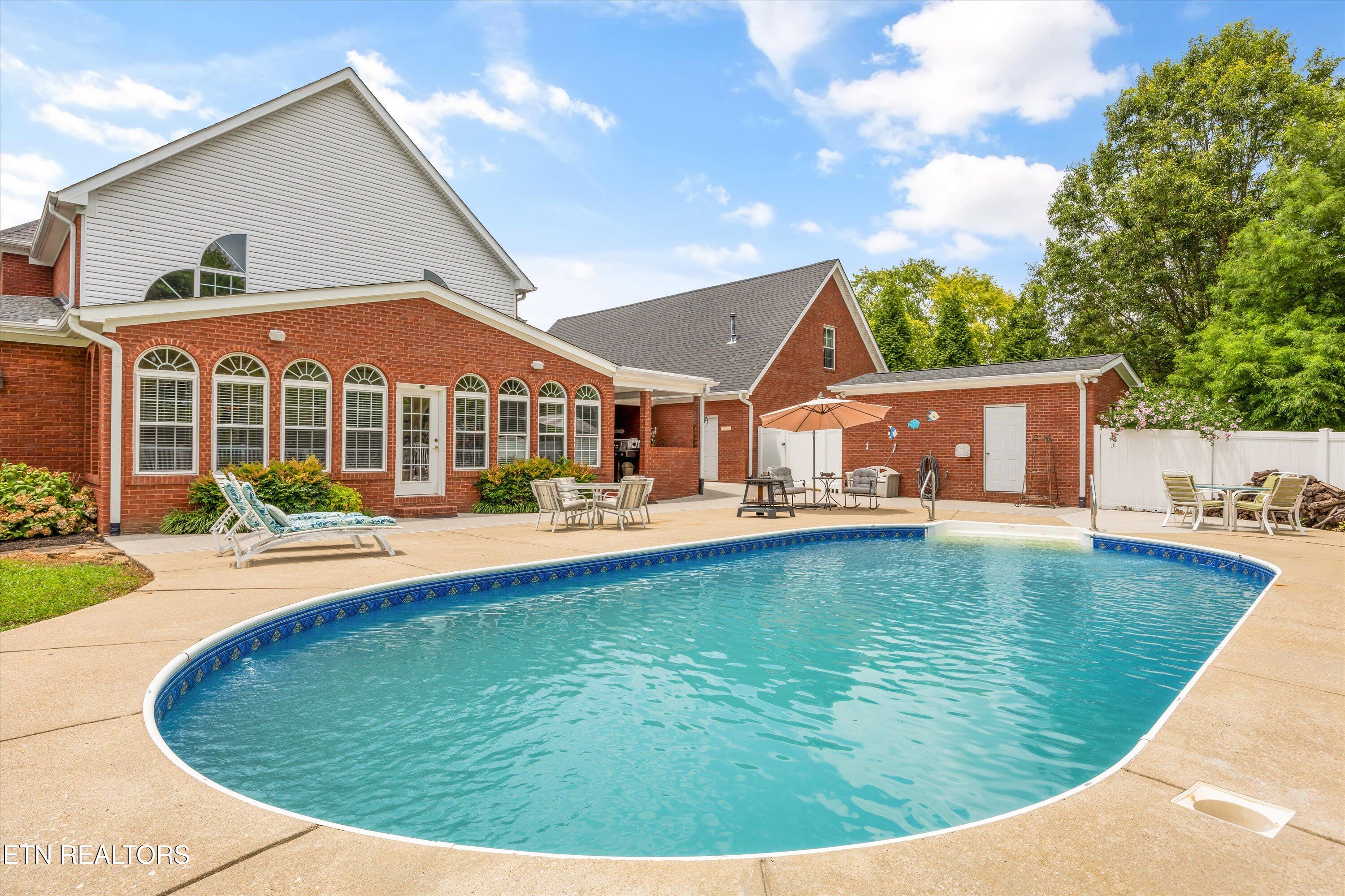 132 David Road Clinton TN 37716