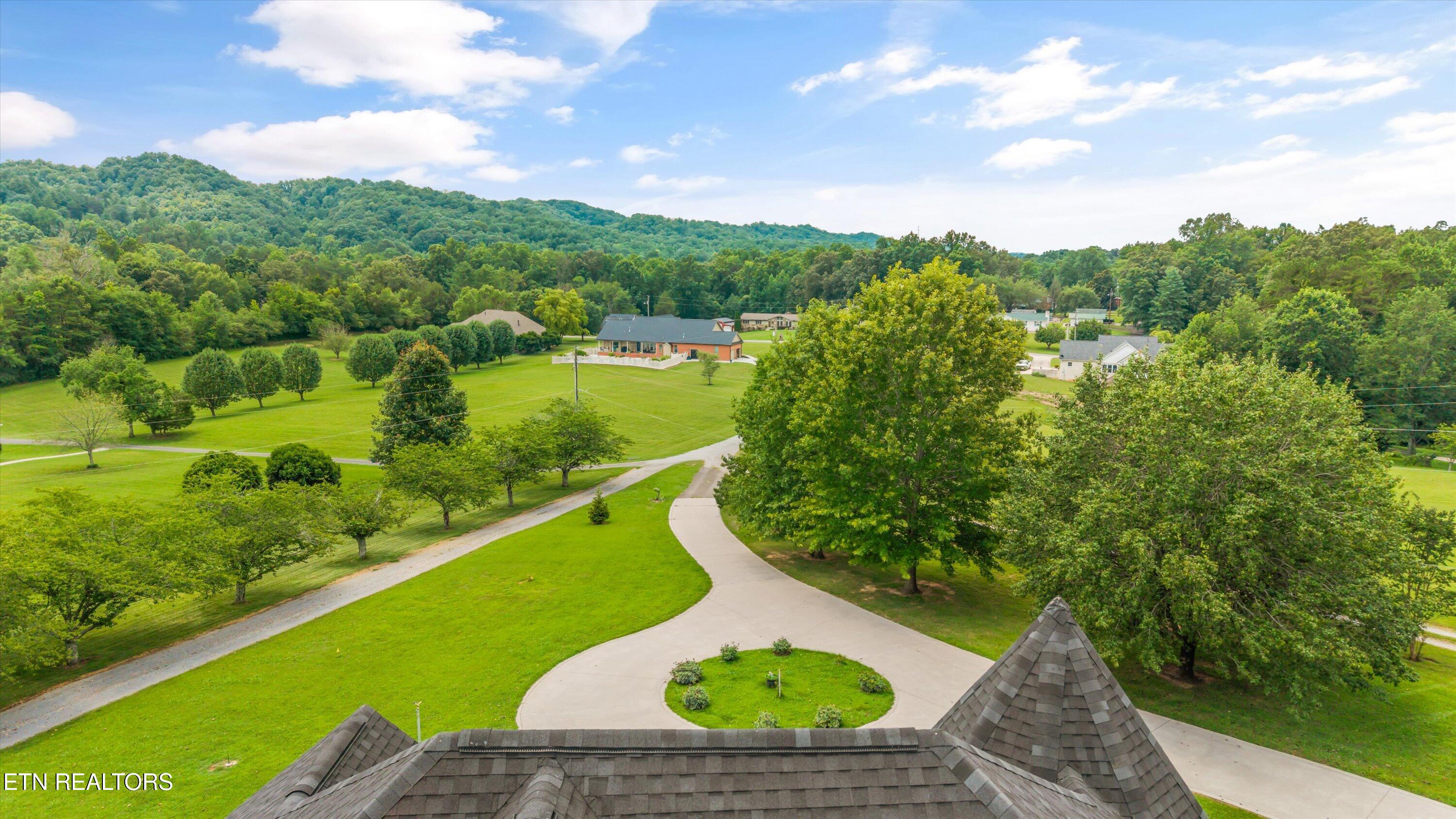132 David Road Clinton TN 37716