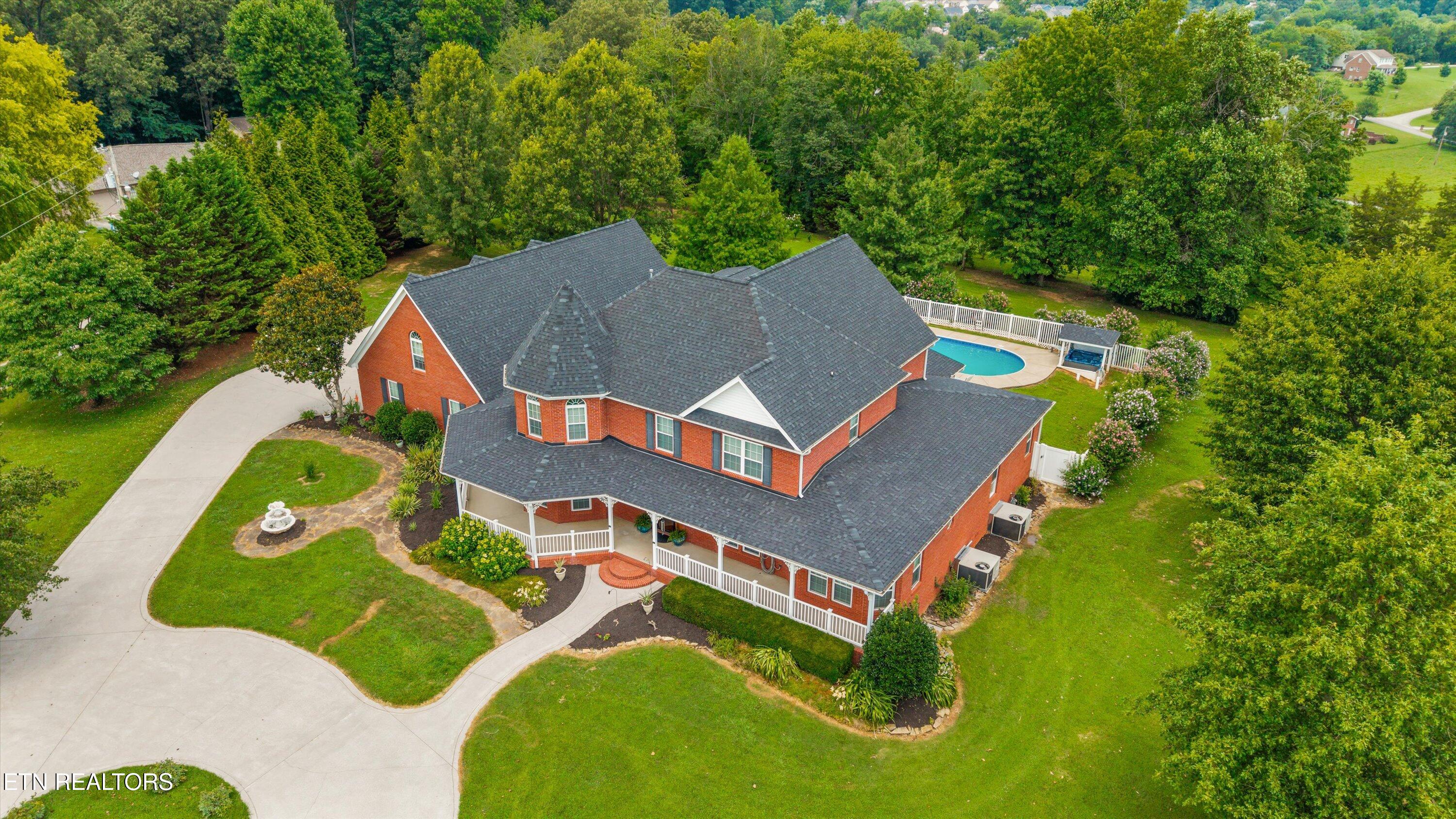 132 David Road Clinton TN 37716