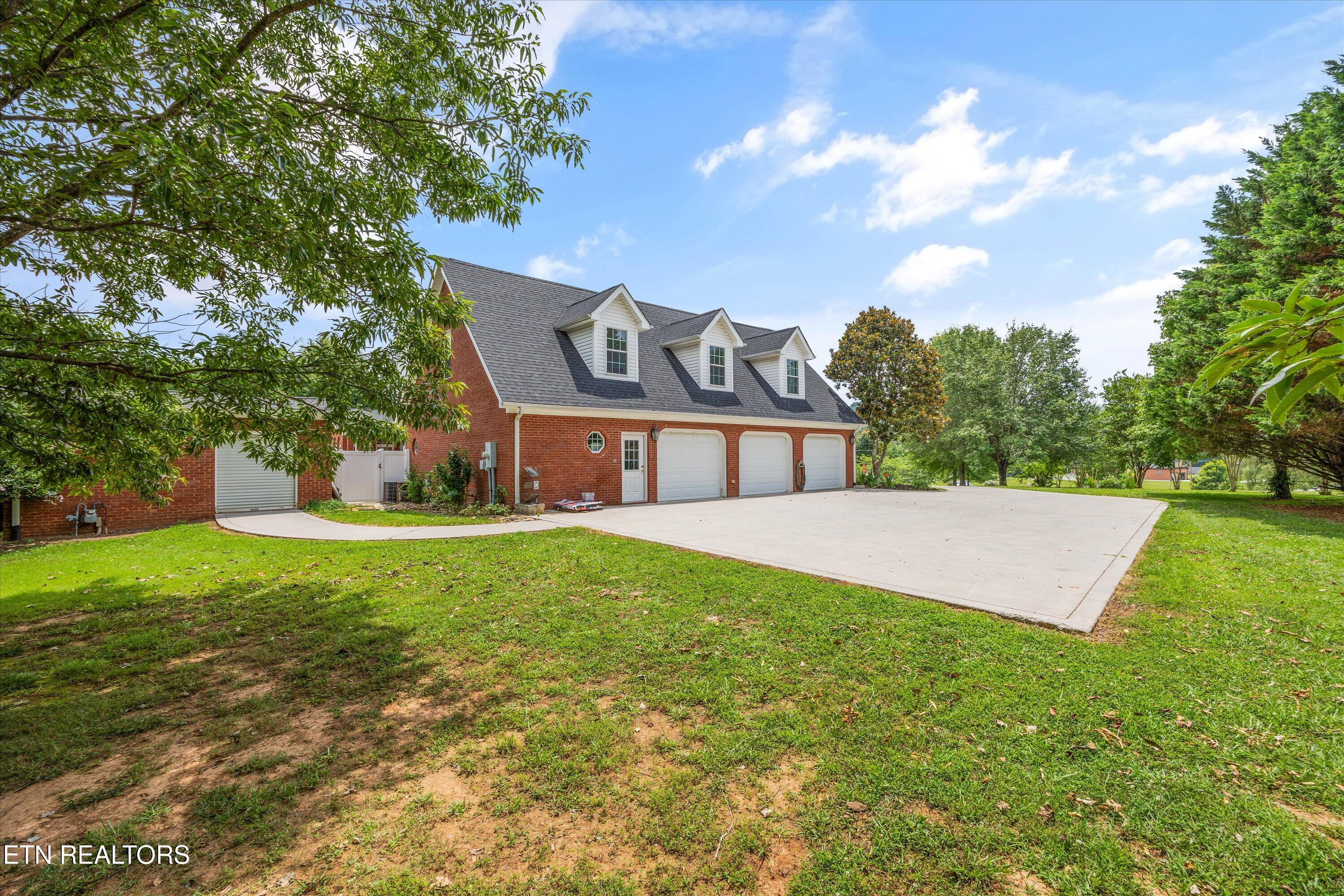 132 David Road Clinton TN 37716