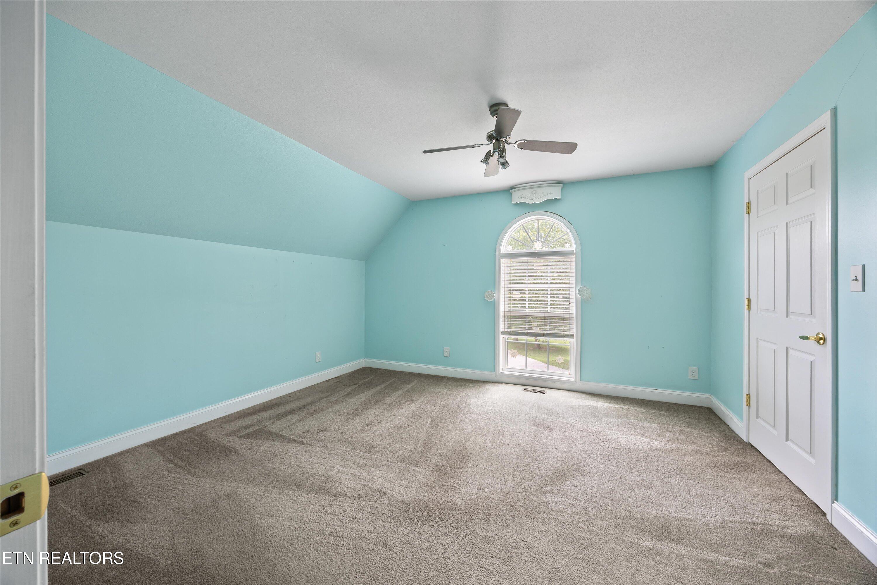 132 David Road Clinton TN 37716