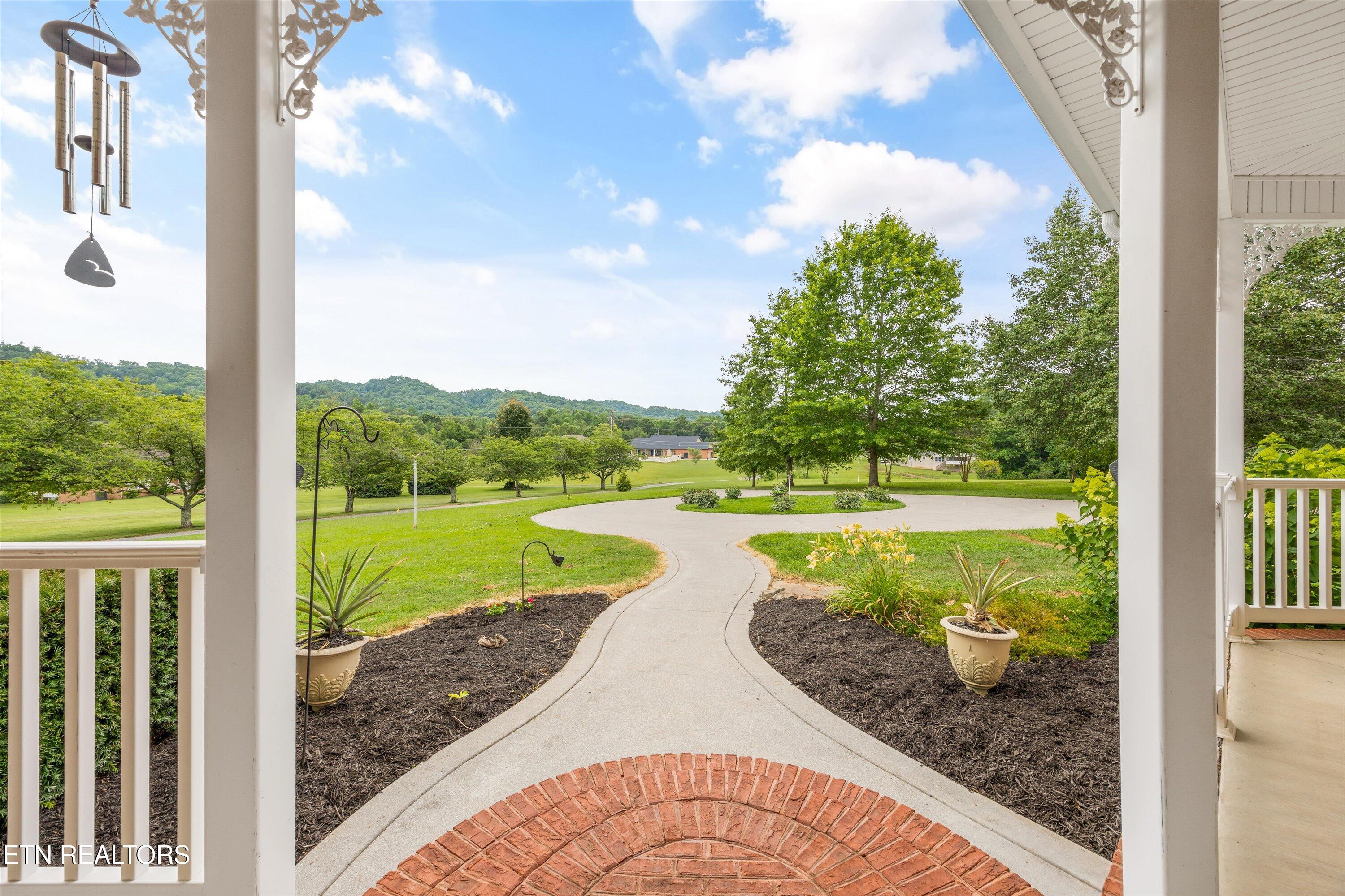132 David Road Clinton TN 37716