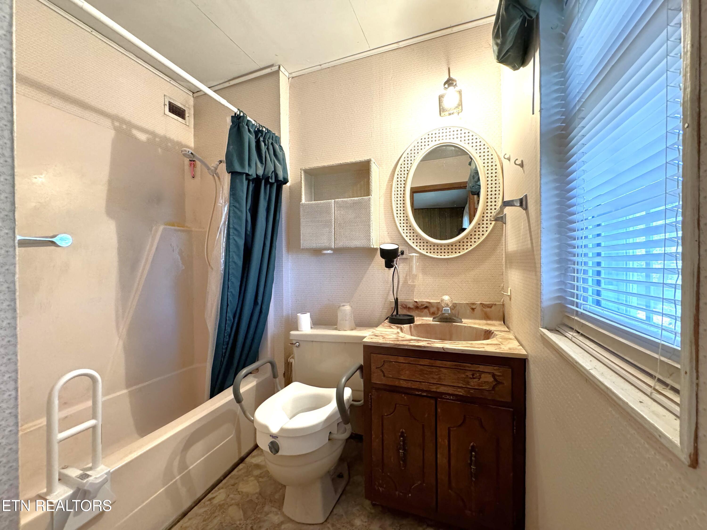 109 E Pasadena Road Oak Ridge TN 37830