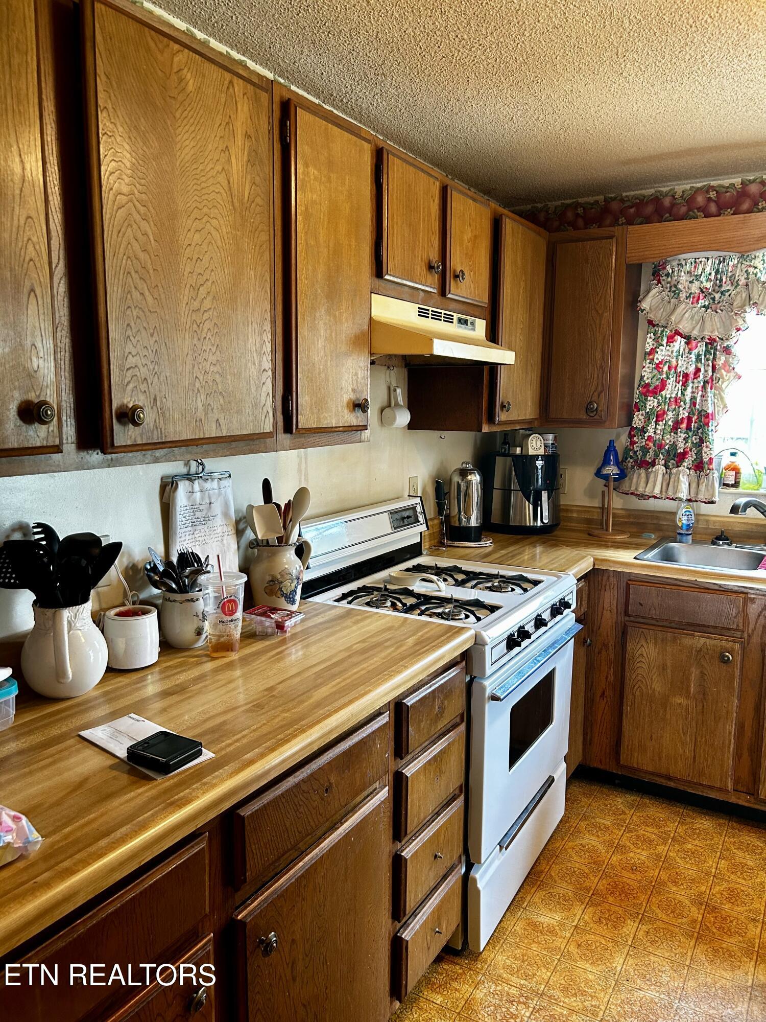 2022 Lansdowne Lane Maryville TN 37804