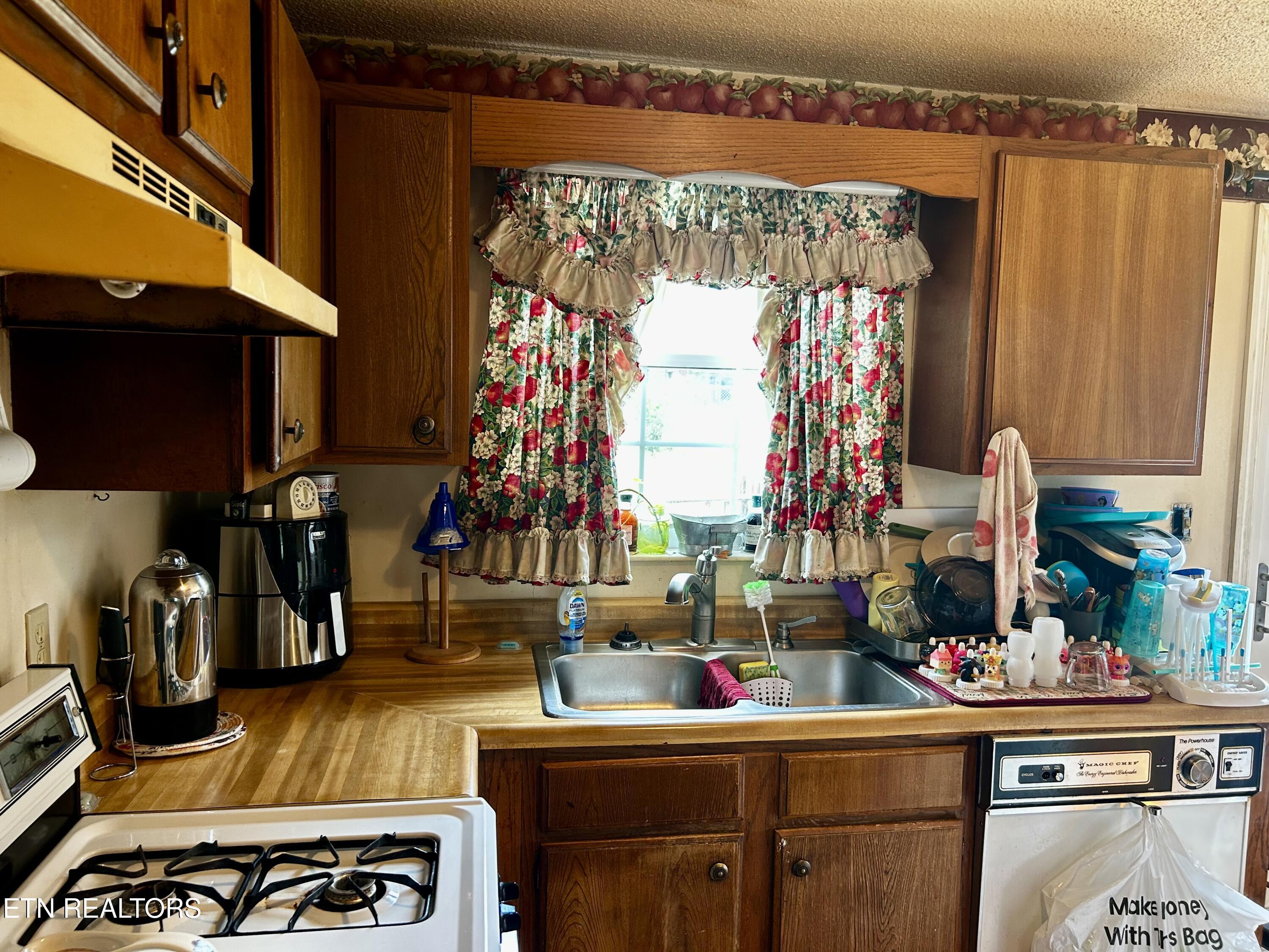 2022 Lansdowne Lane Maryville TN 37804