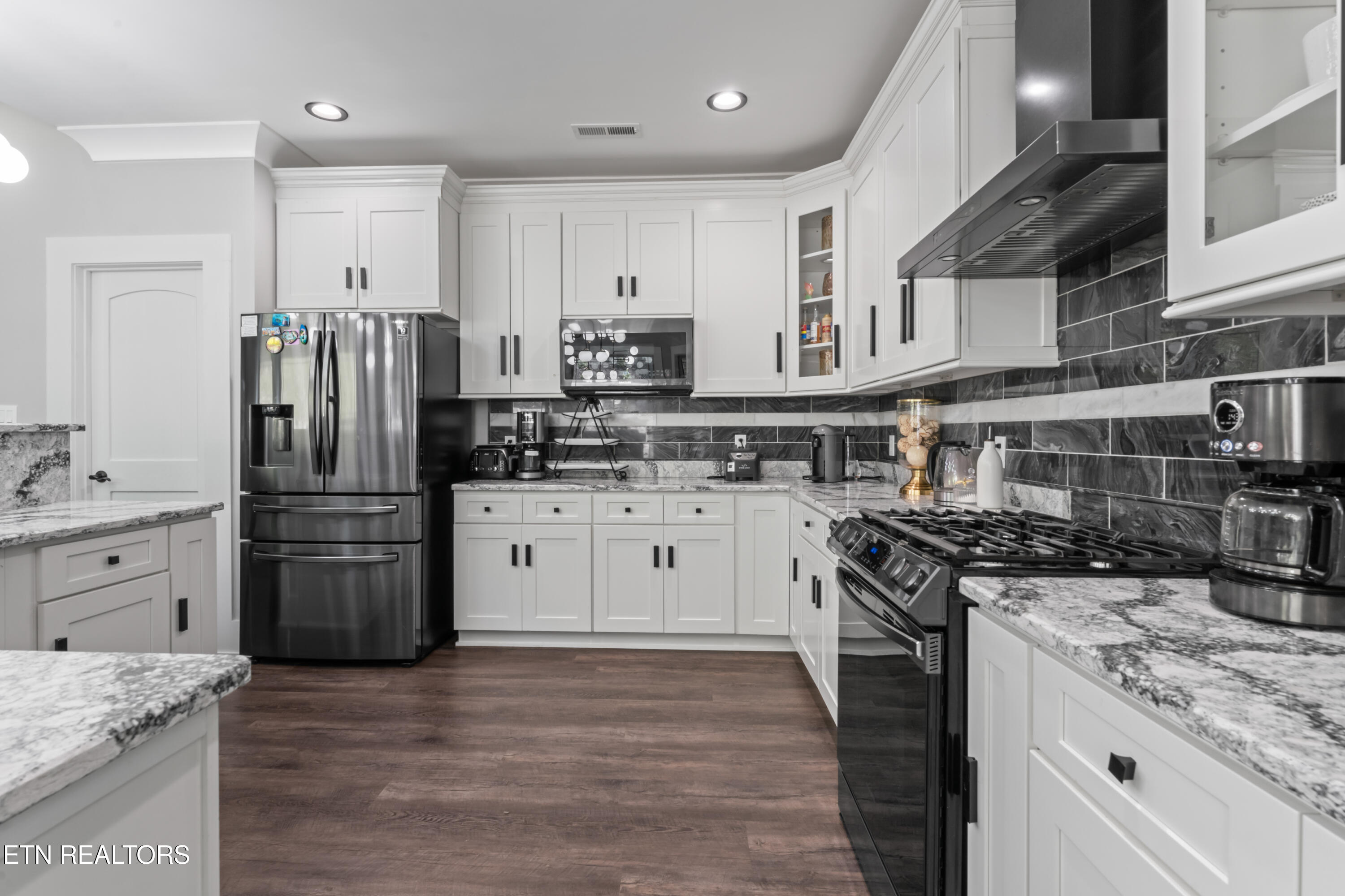 641 Cape Cod Light Loudon TN 37774
