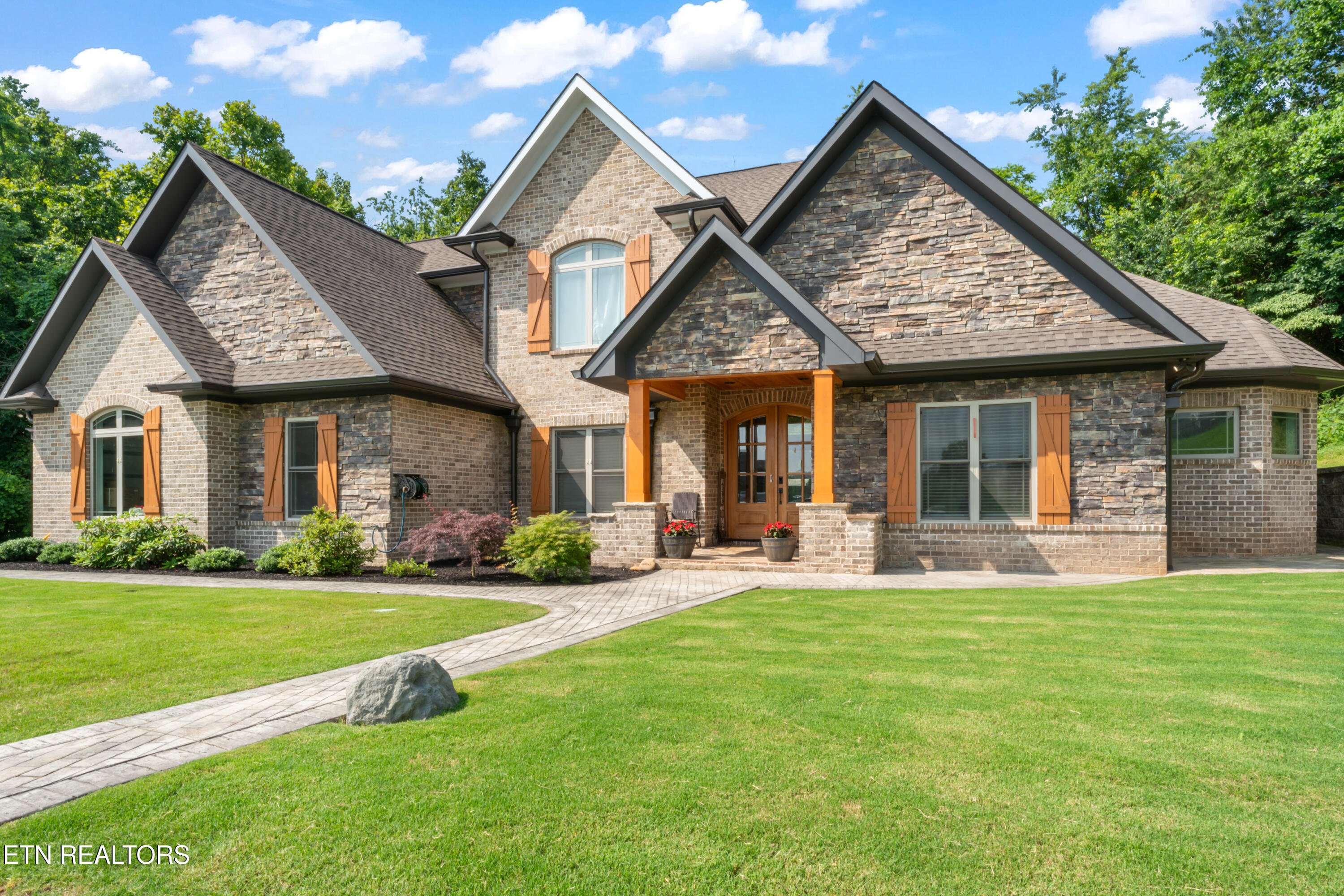 641 Cape Cod Light Loudon TN 37774