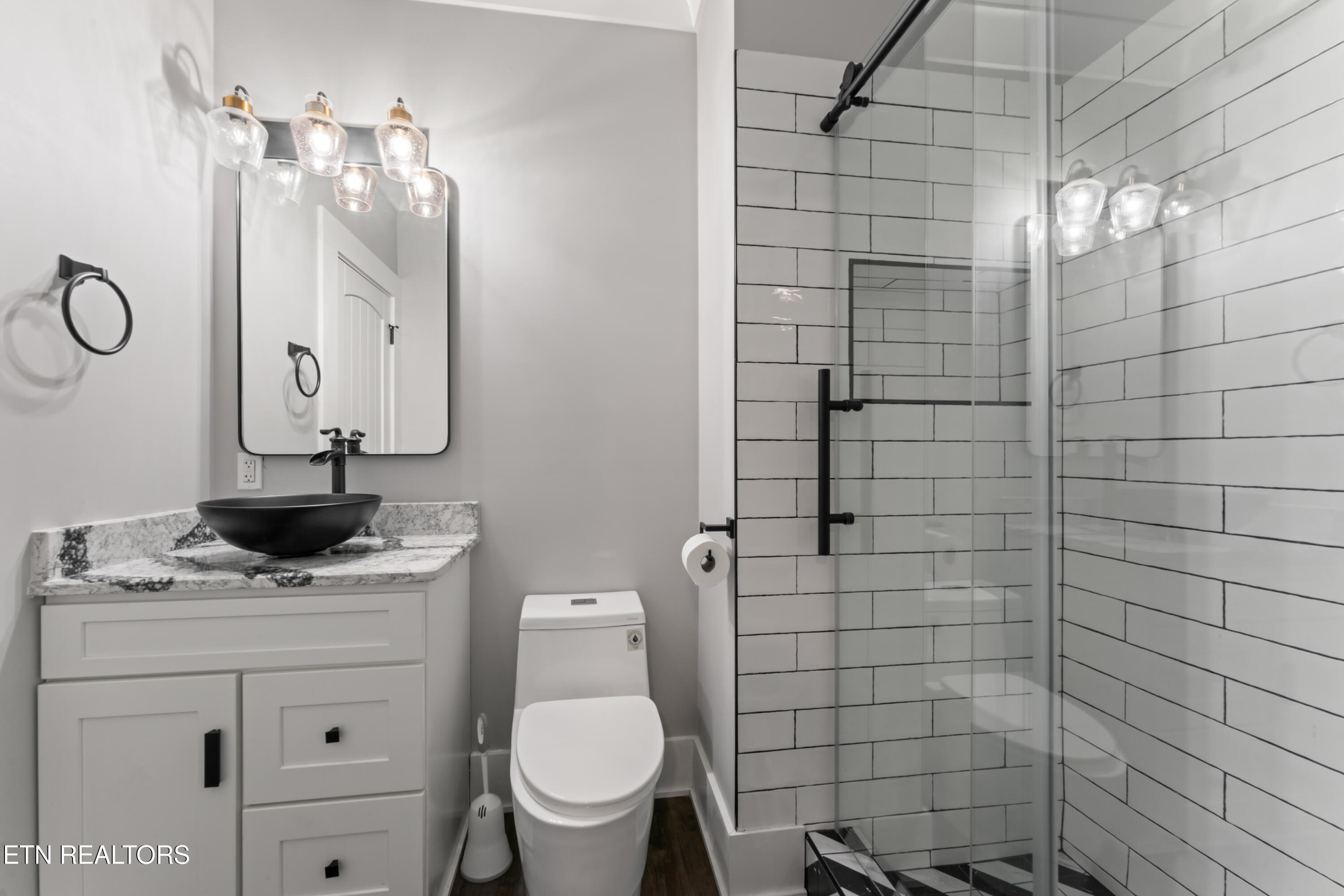 641 Cape Cod Light Loudon TN 37774