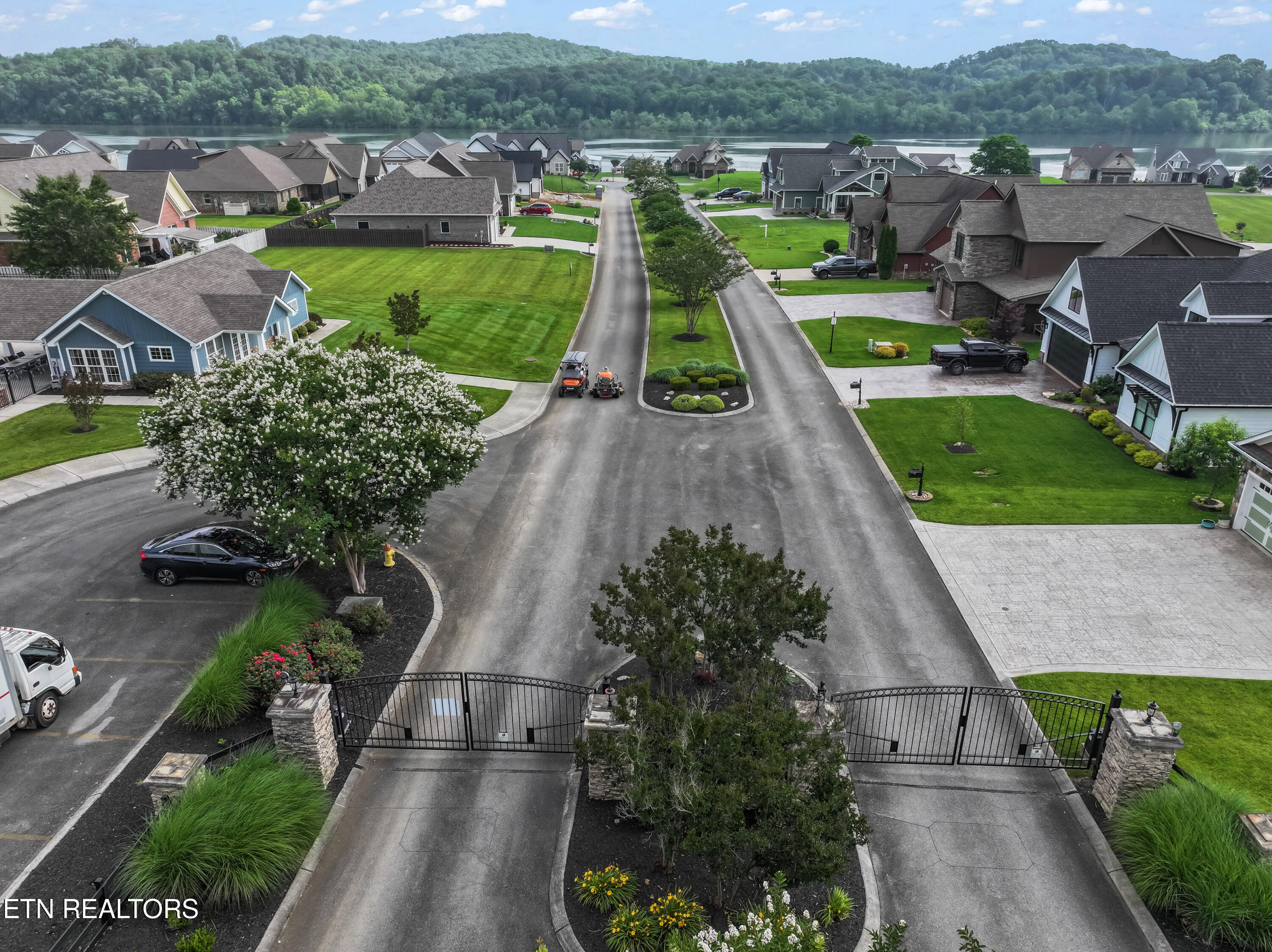 641 Cape Cod Light Loudon TN 37774