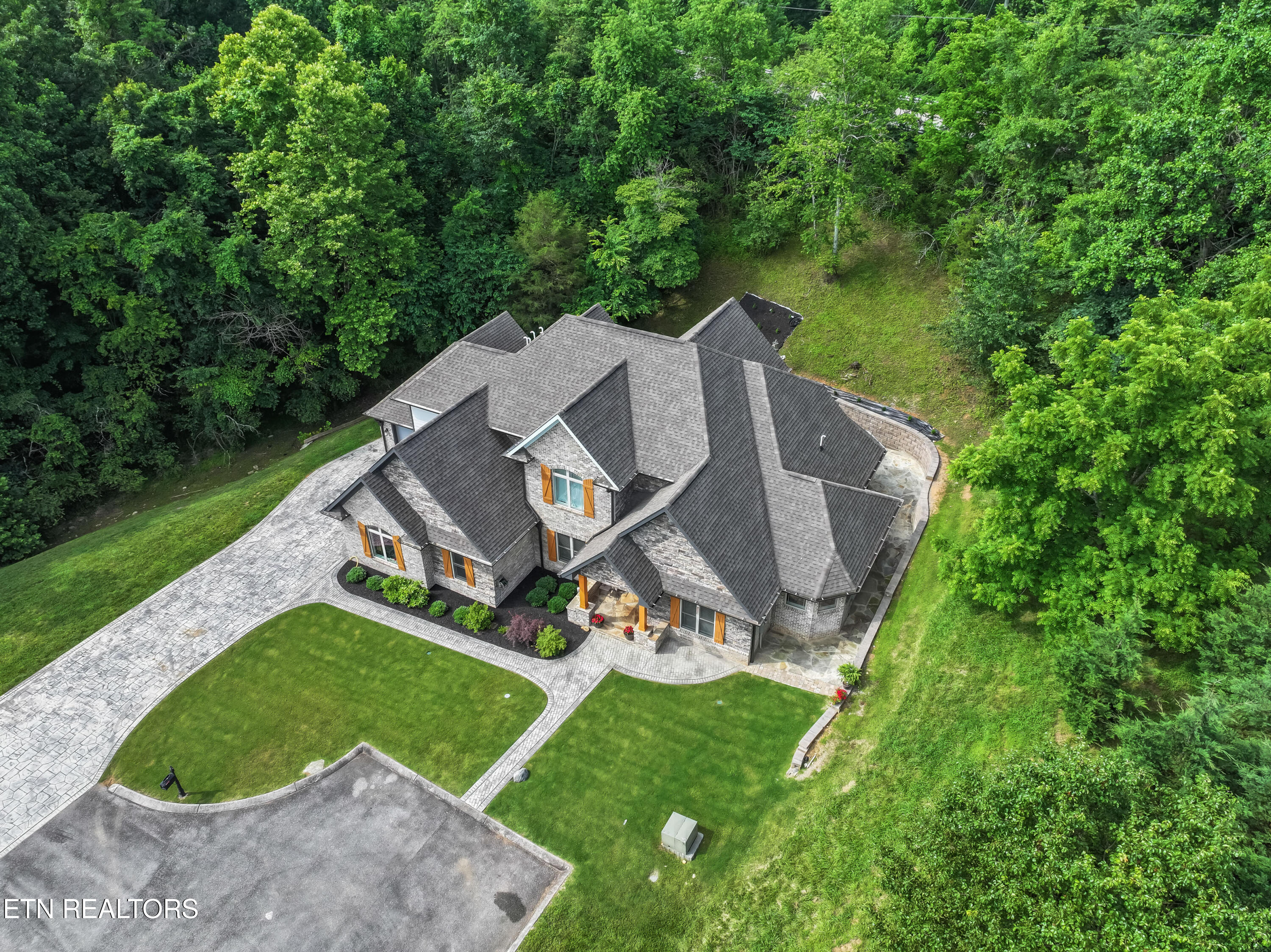 641 Cape Cod Light Loudon TN 37774