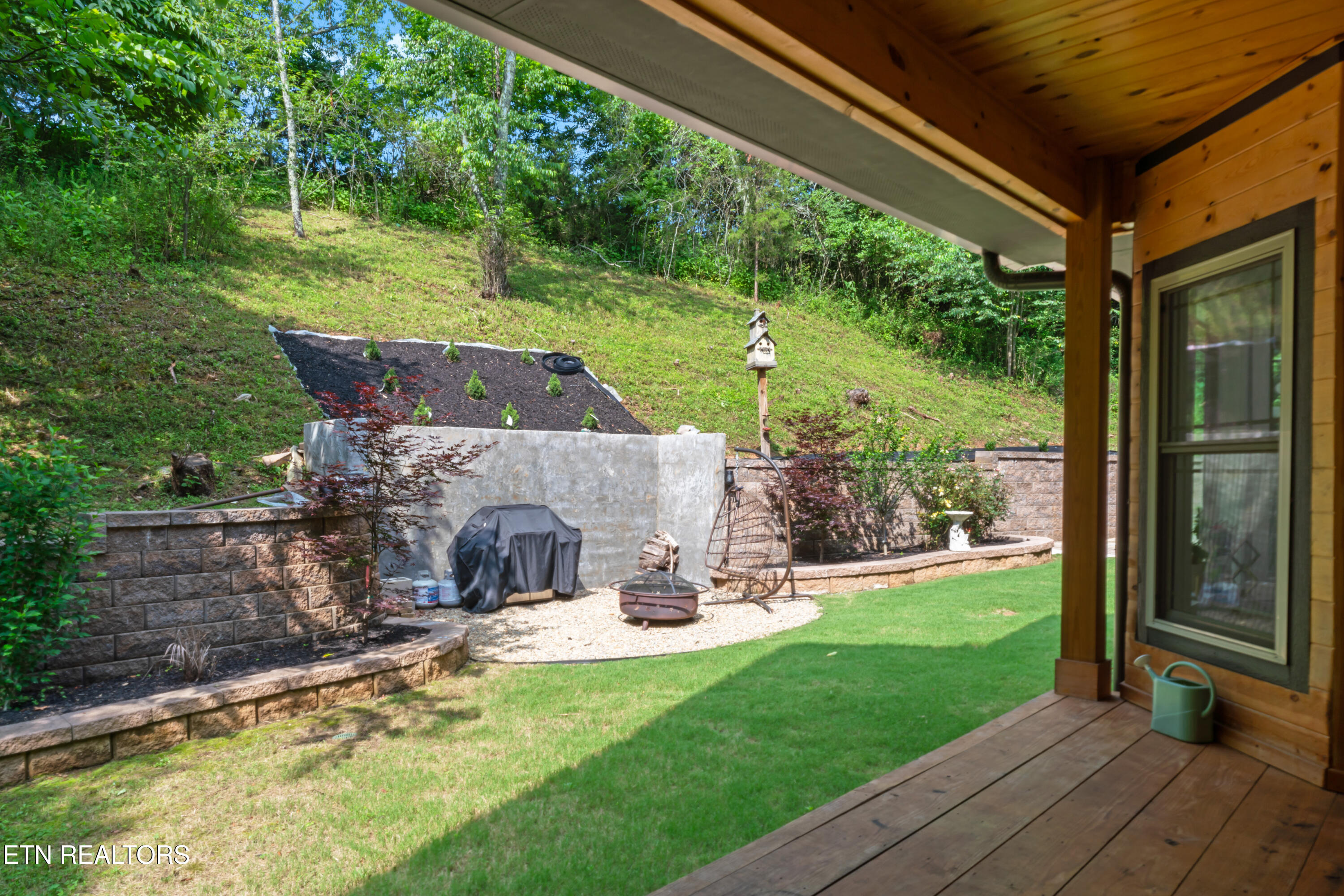 641 Cape Cod Light Loudon TN 37774
