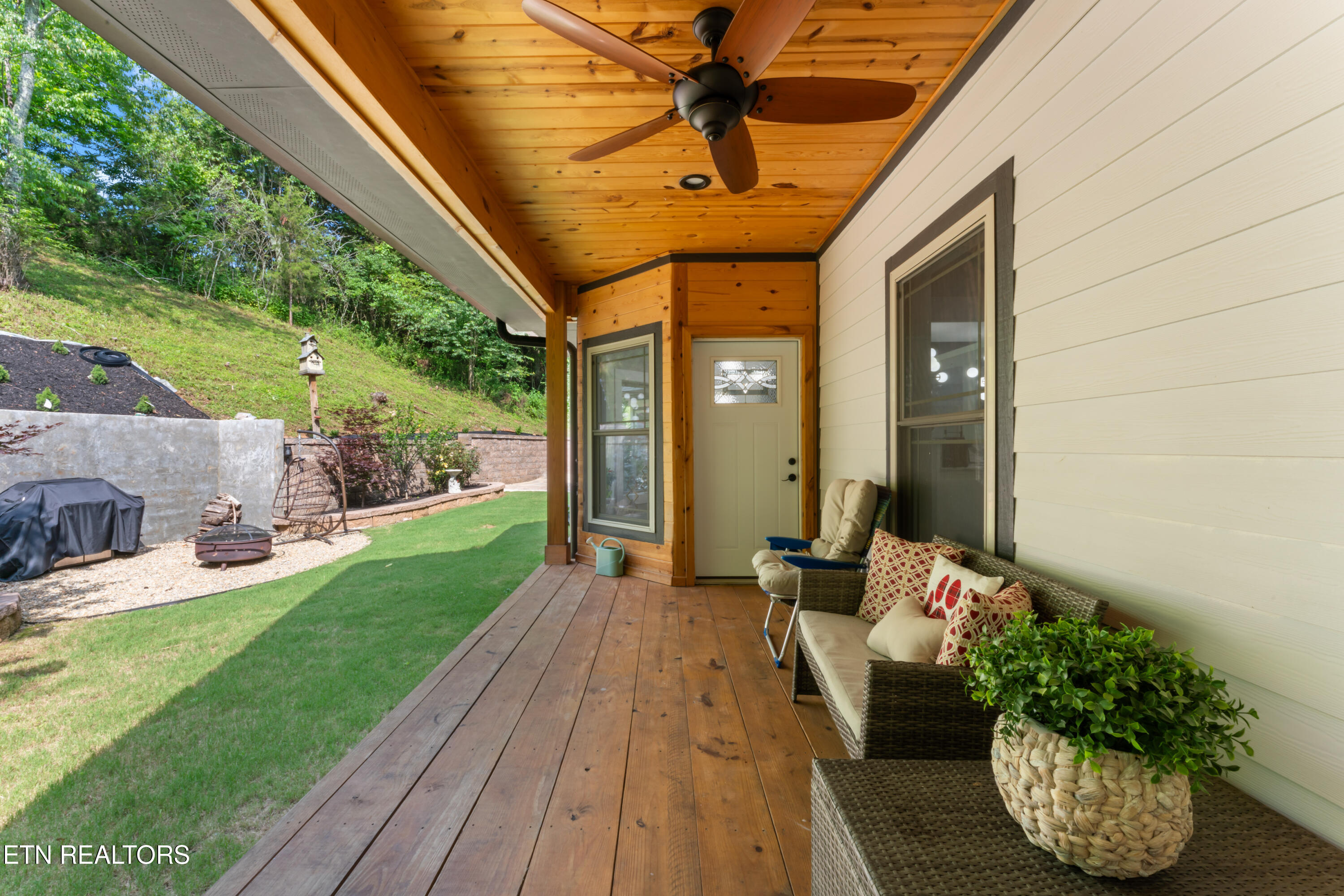 641 Cape Cod Light Loudon TN 37774