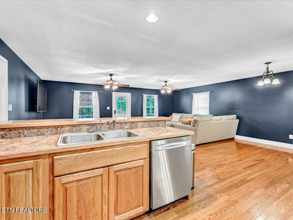 120 Oak Road Powell TN 37849