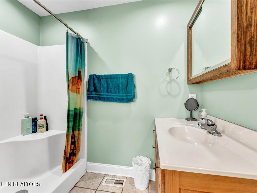 120 Oak Road Powell TN 37849