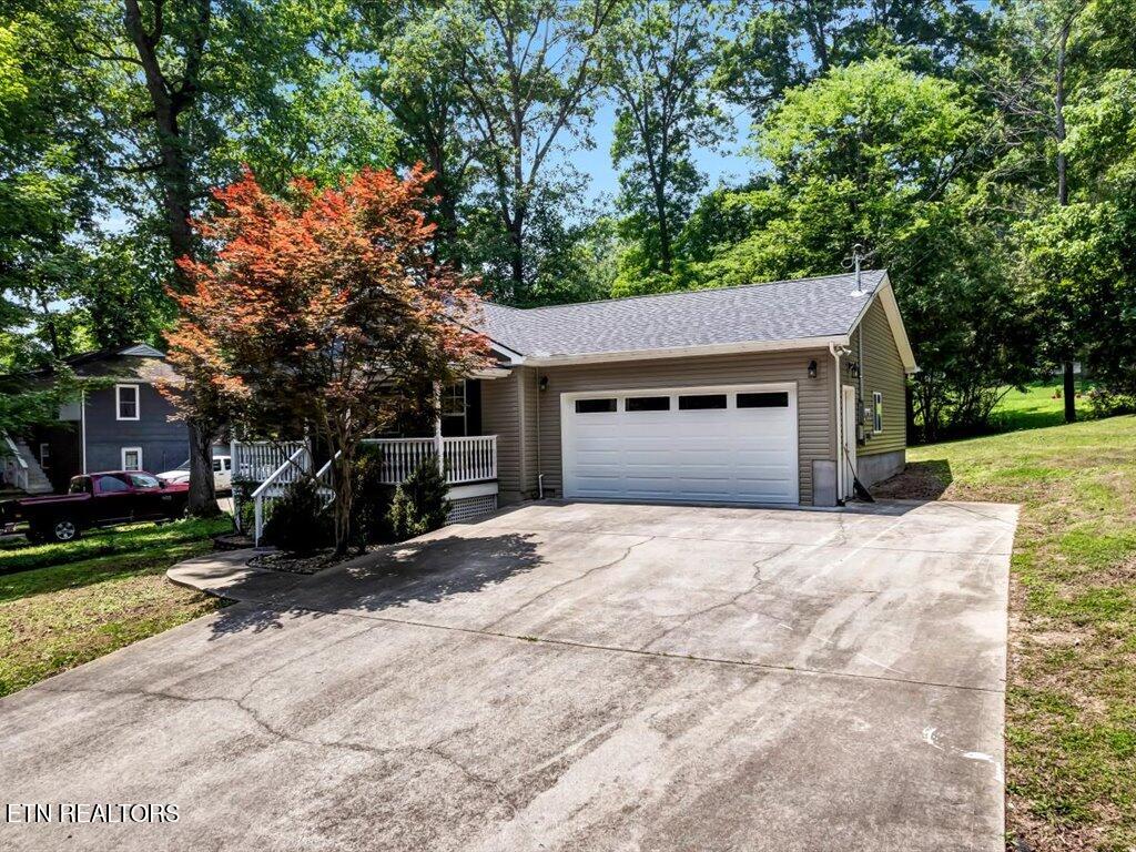 120 Oak Road Powell TN 37849