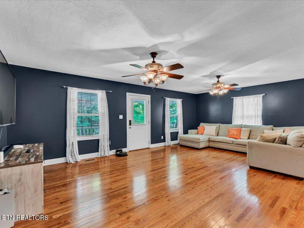 120 Oak Road Powell TN 37849