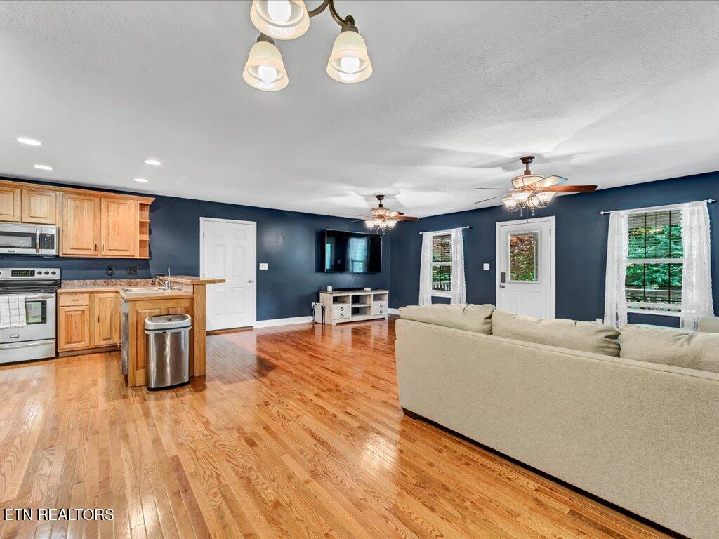 120 Oak Road Powell TN 37849