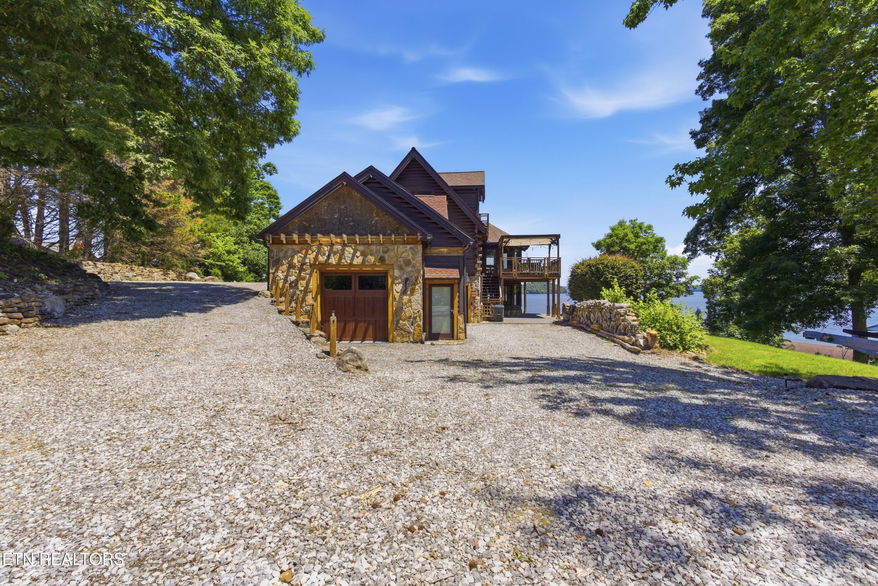 114 Chickasaw Point Ten Mile TN 37880