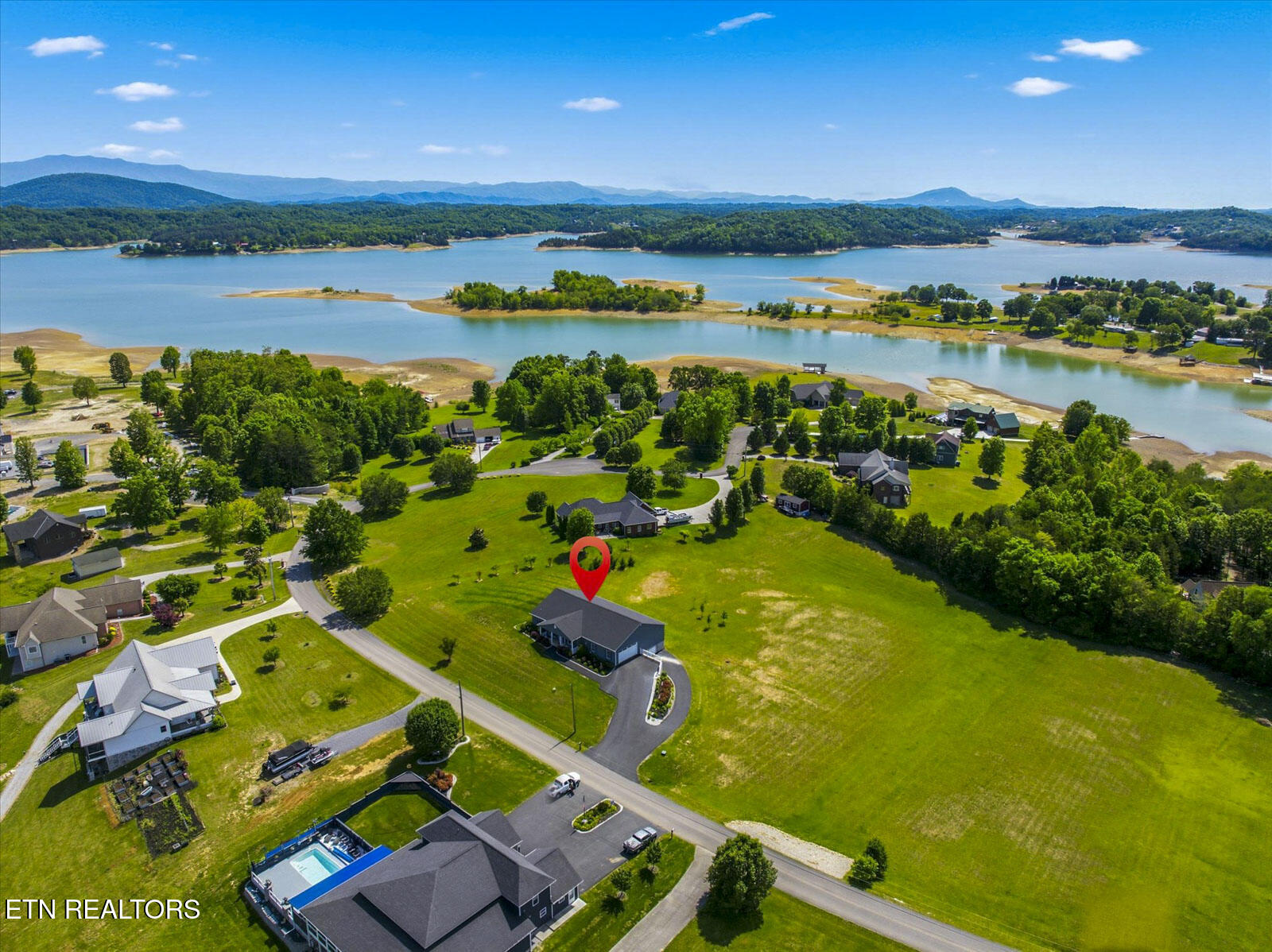 1971 Harbor Hills Dandridge TN 37725