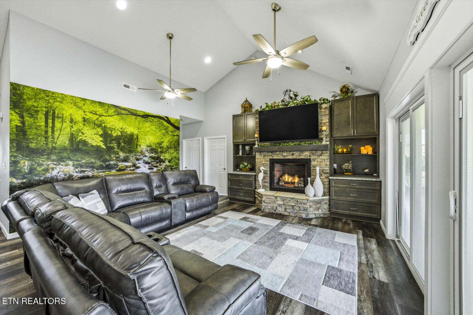 1971 Harbor Hills Dandridge TN 37725