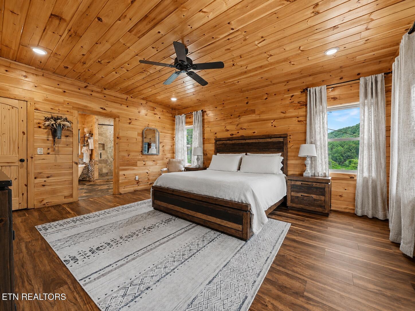 856 Crest View Drive Gatlinburg TN 37738