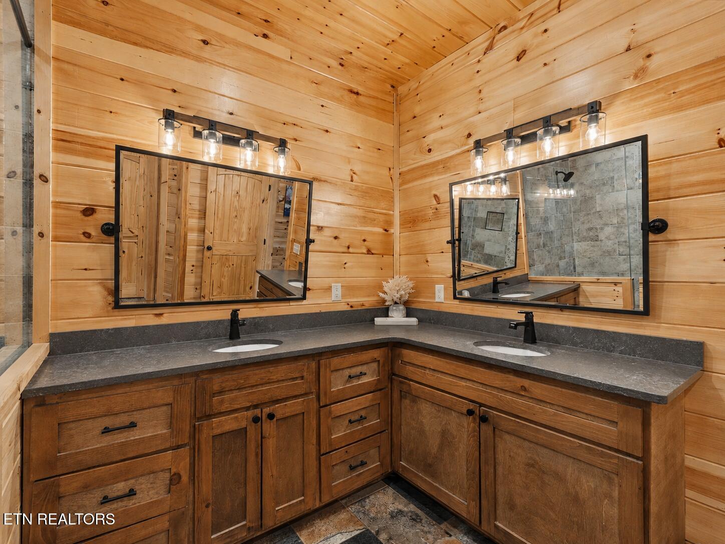856 Crest View Drive Gatlinburg TN 37738