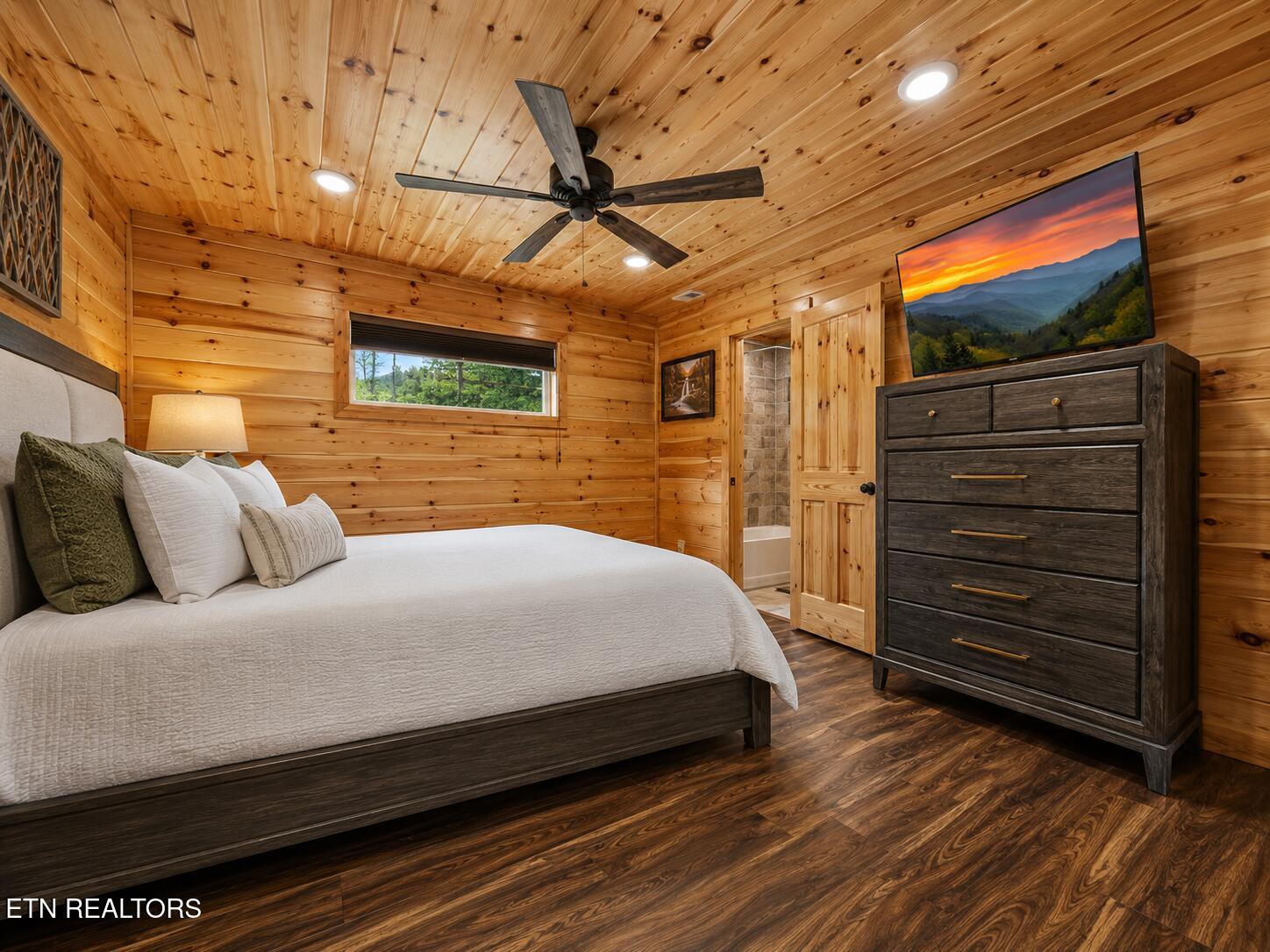 856 Crest View Drive Gatlinburg TN 37738