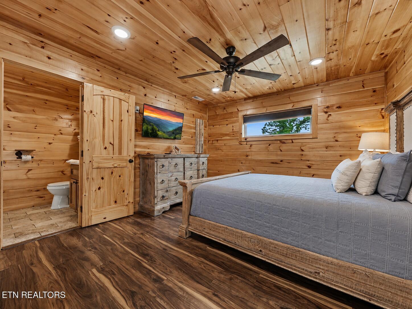 856 Crest View Drive Gatlinburg TN 37738