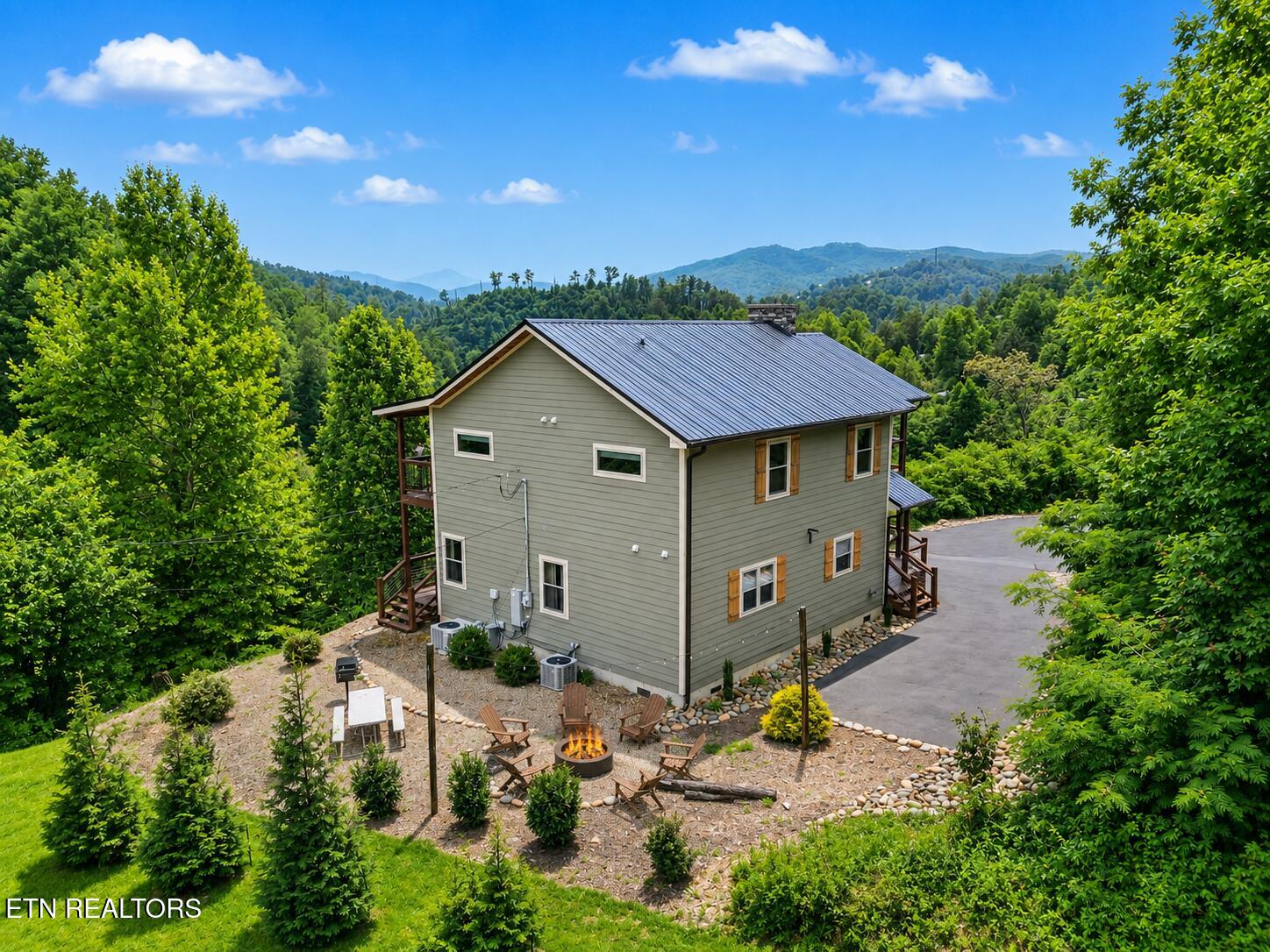 856 Crest View Drive Gatlinburg TN 37738