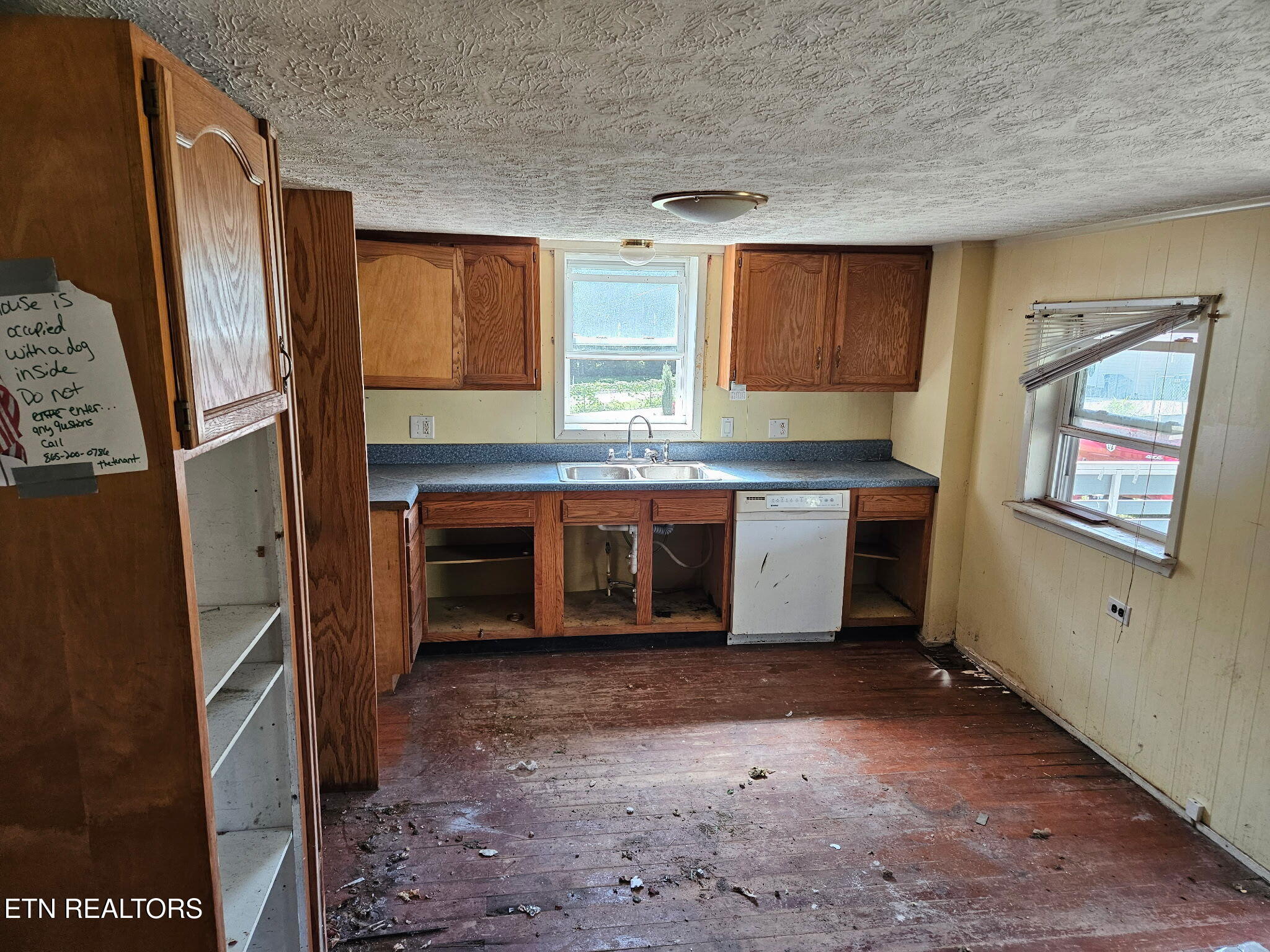 145 Crabtree Lane Caryville TN 37714