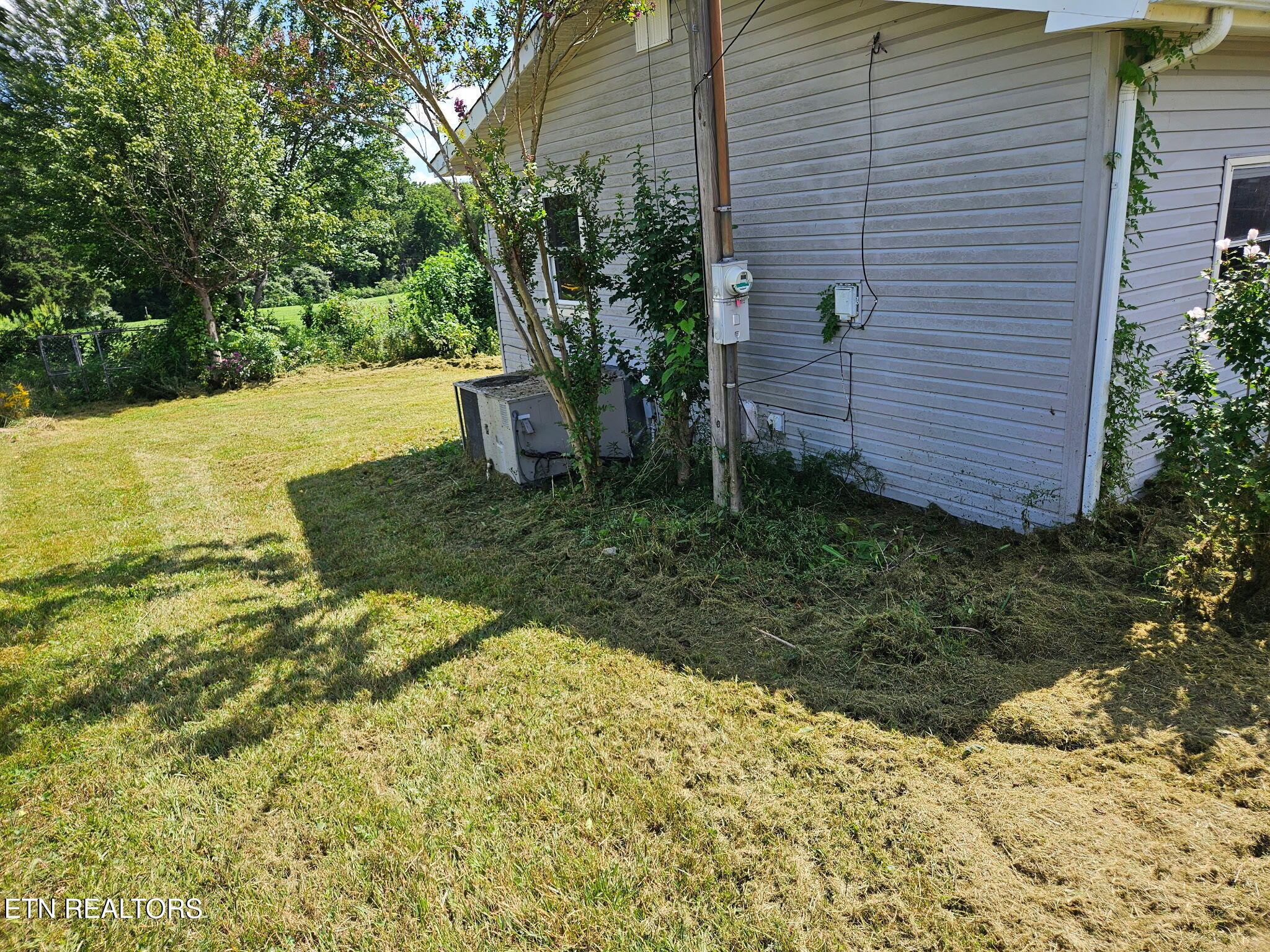 145 Crabtree Lane Caryville TN 37714