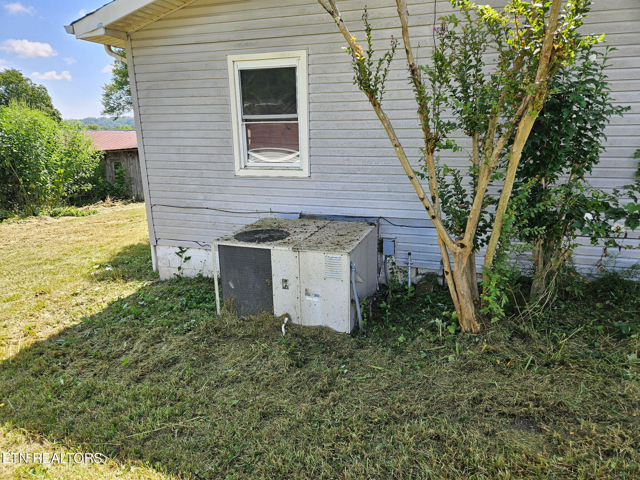 145 Crabtree Lane Caryville TN 37714