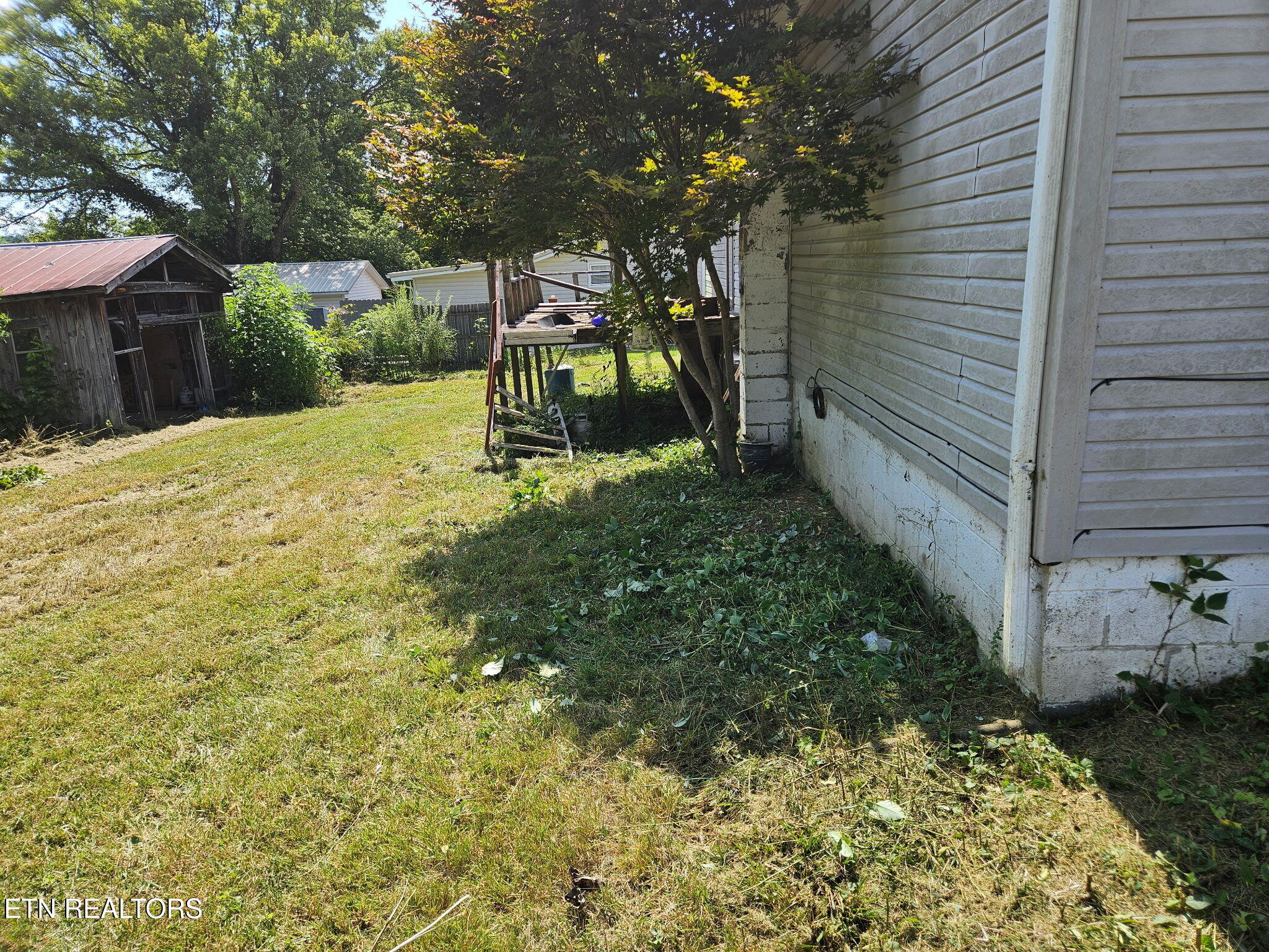 145 Crabtree Lane Caryville TN 37714