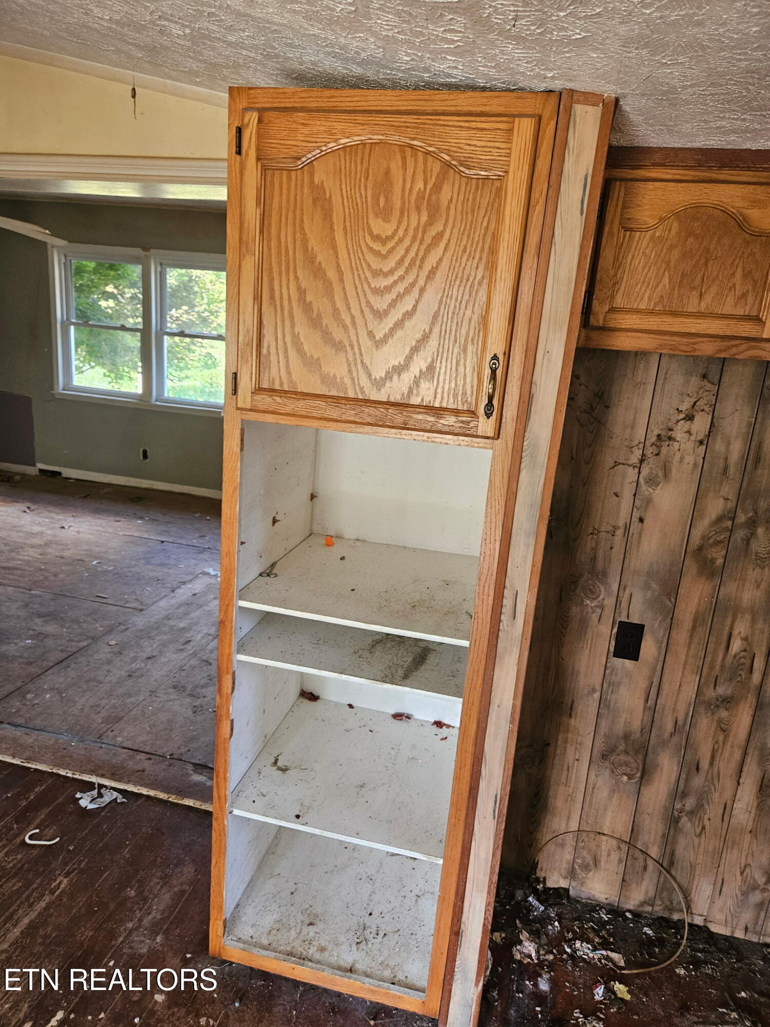 145 Crabtree Lane Caryville TN 37714