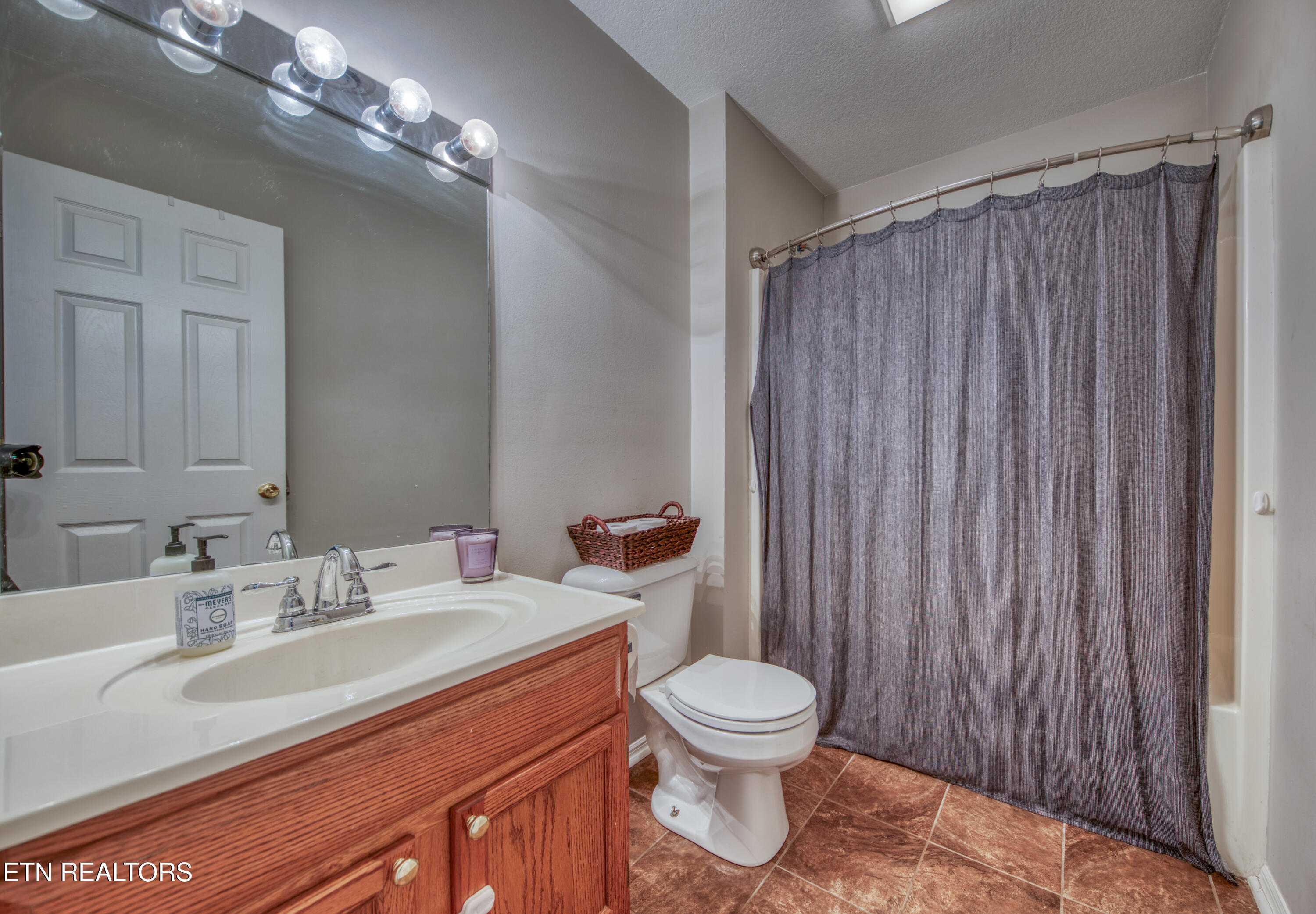 10013 Gate Post Way Knoxville TN 37931