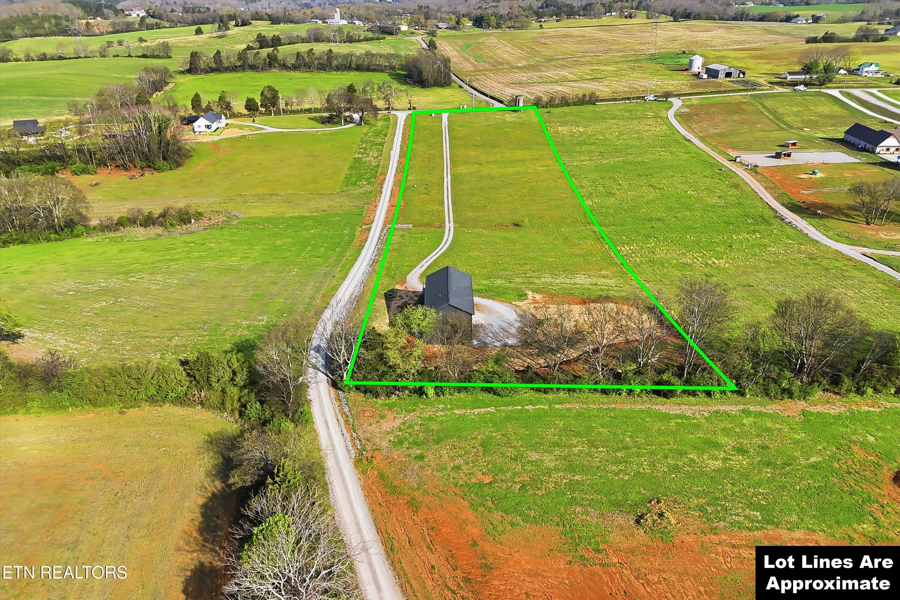 12808 Unitia Road Friendsville TN 37737