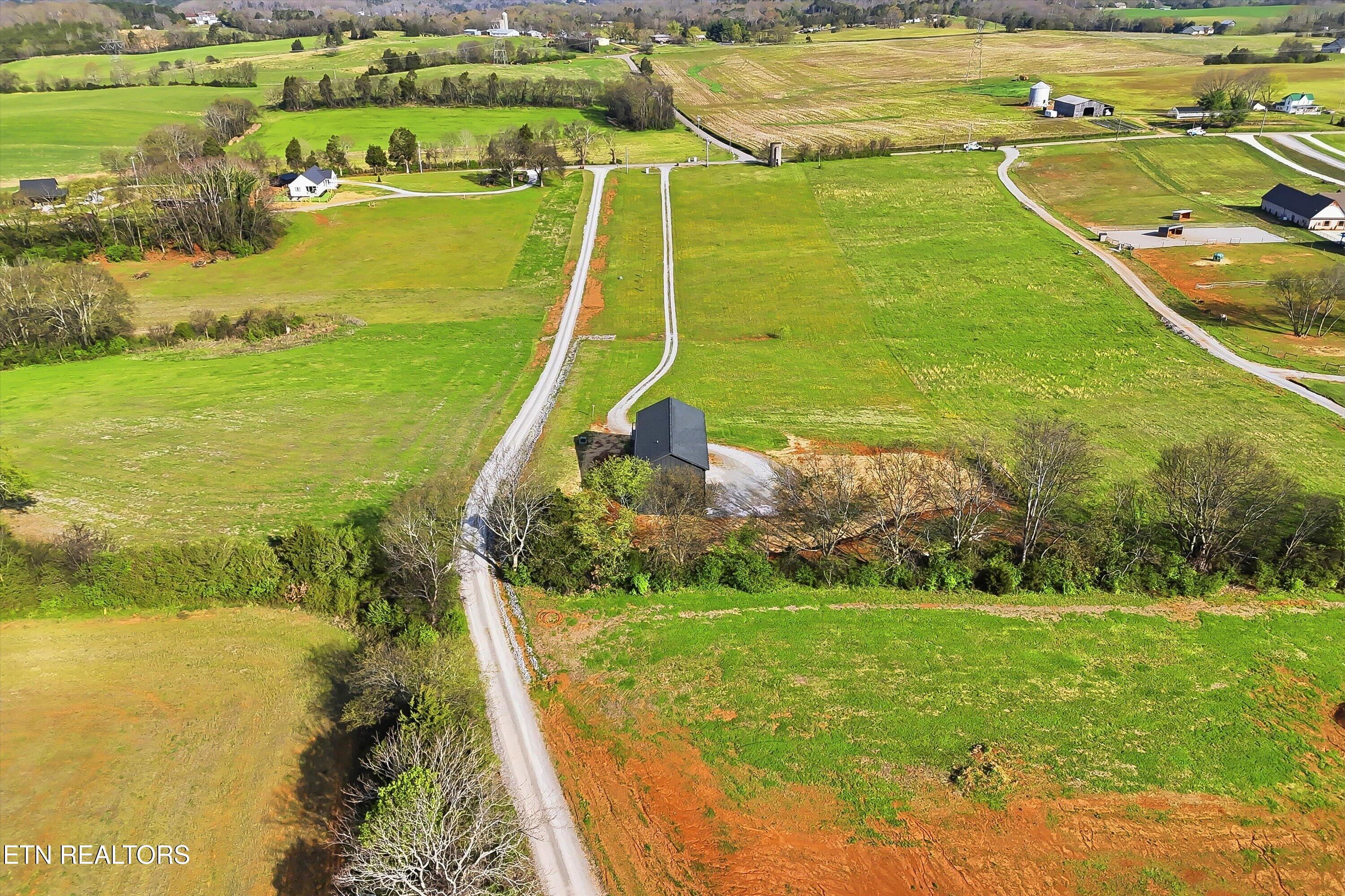 12808 Unitia Road Friendsville TN 37737