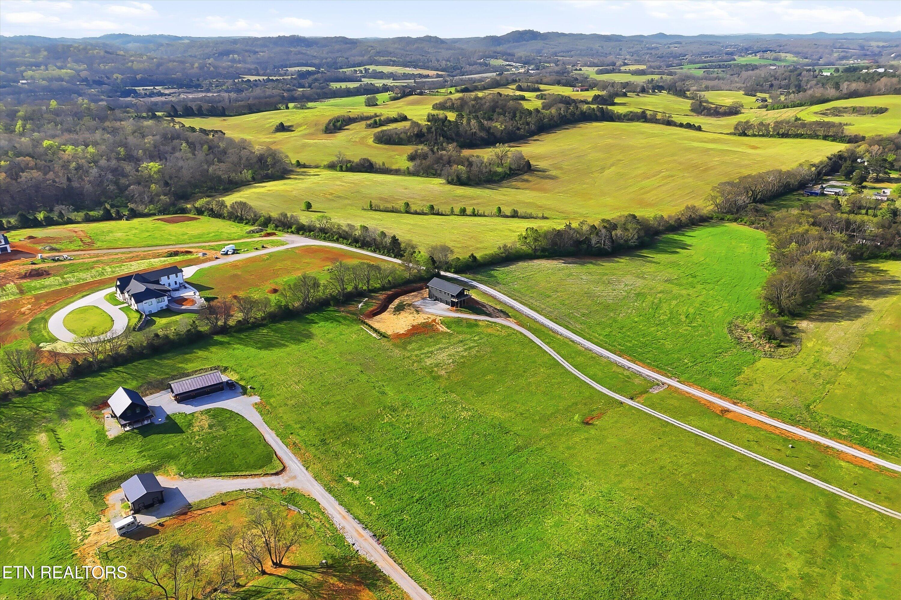 12808 Unitia Road Friendsville TN 37737