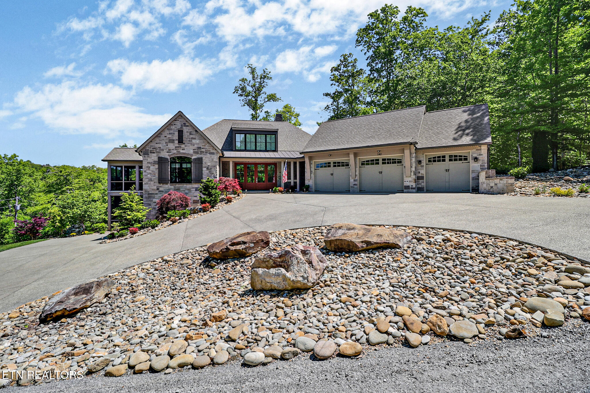 142 Pineridge Loop Crossville TN 38558