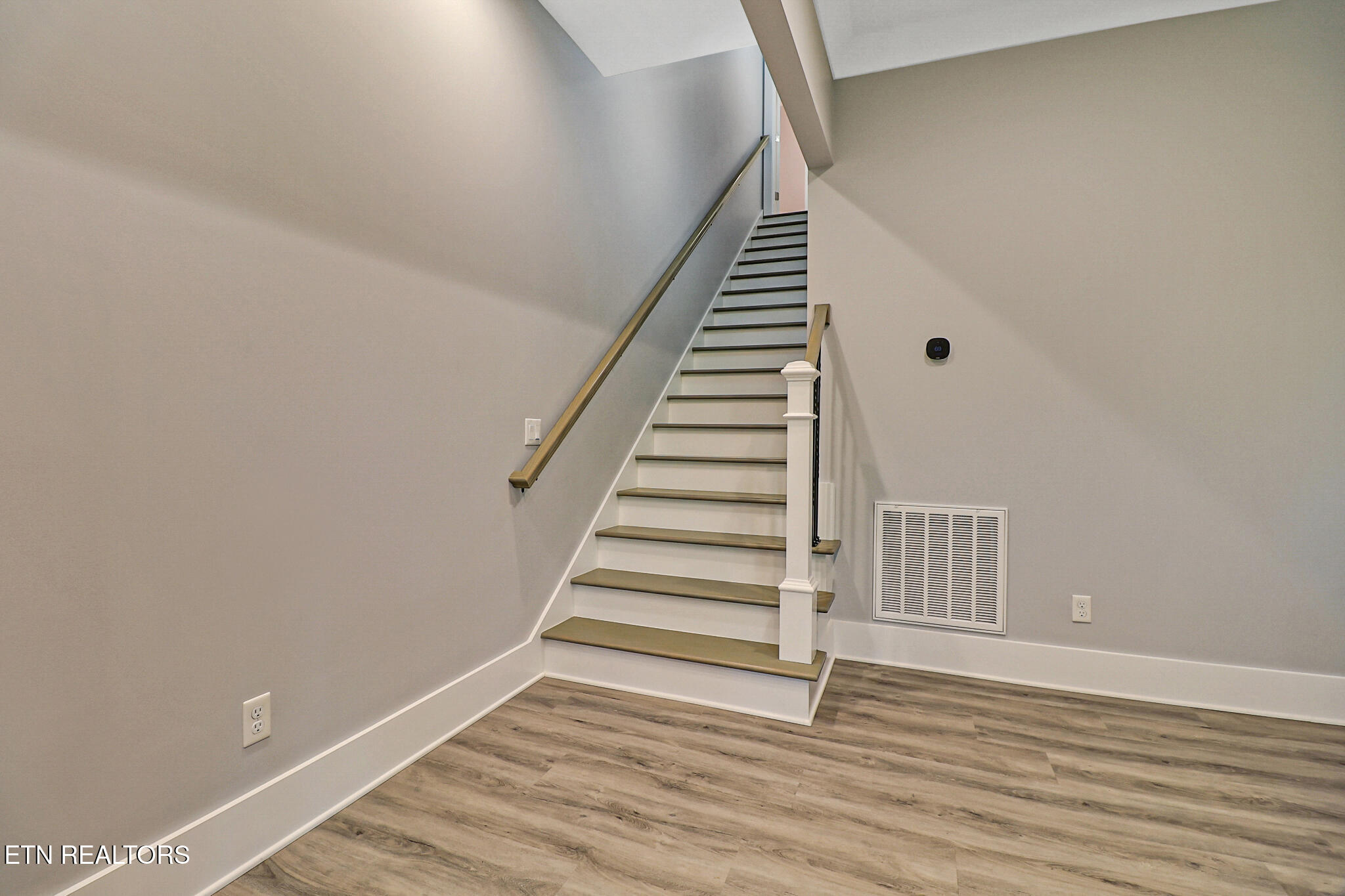 142 Pineridge Loop Crossville TN 38558