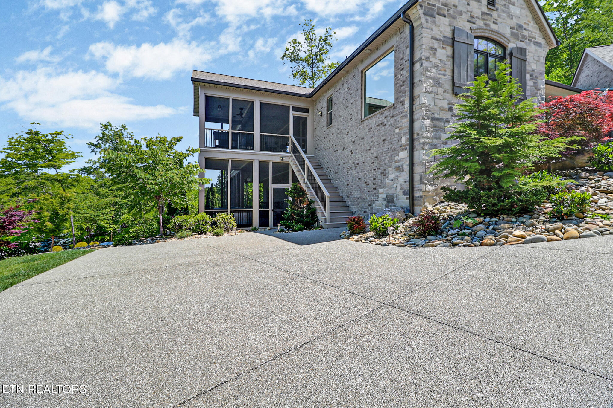 142 Pineridge Loop Crossville TN 38558