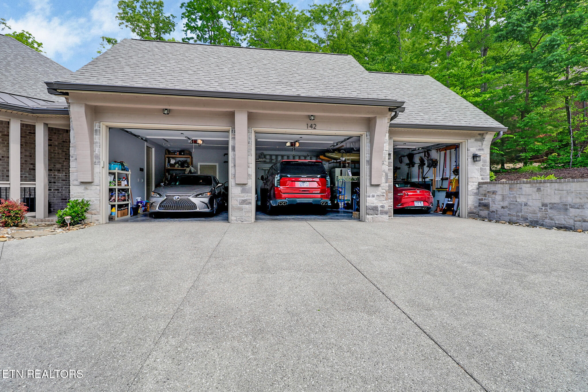 142 Pineridge Loop Crossville TN 38558
