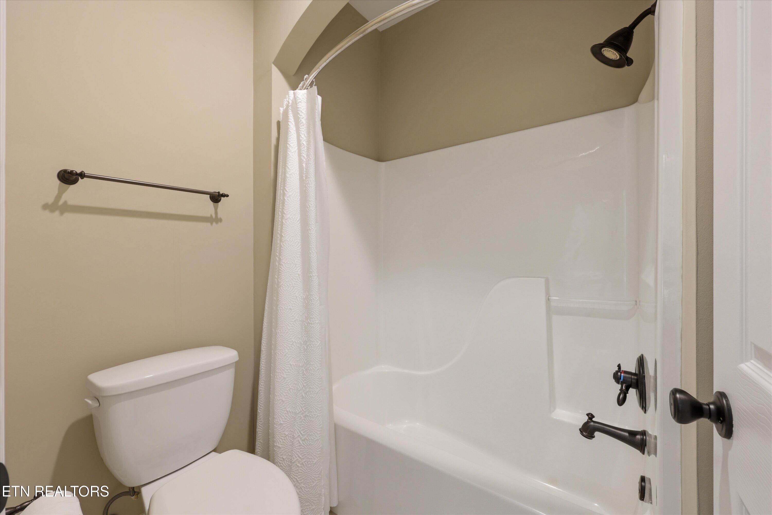 105 Glen Mar Drive Lenoir City TN 37772