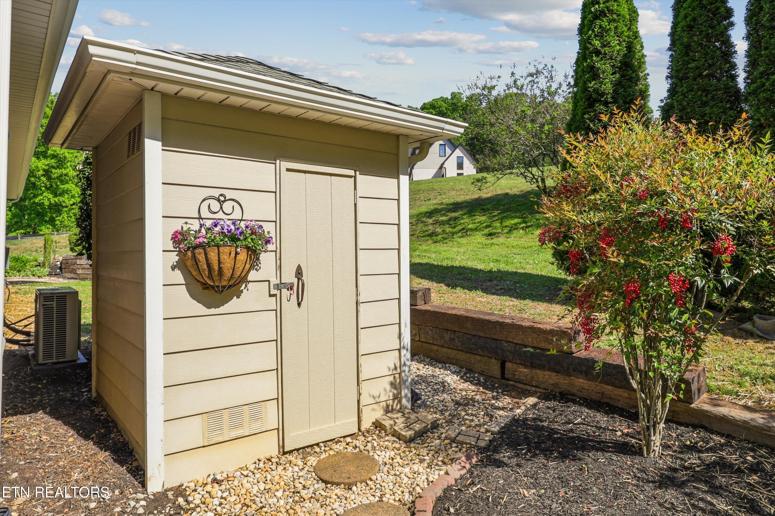 105 Glen Mar Drive Lenoir City TN 37772