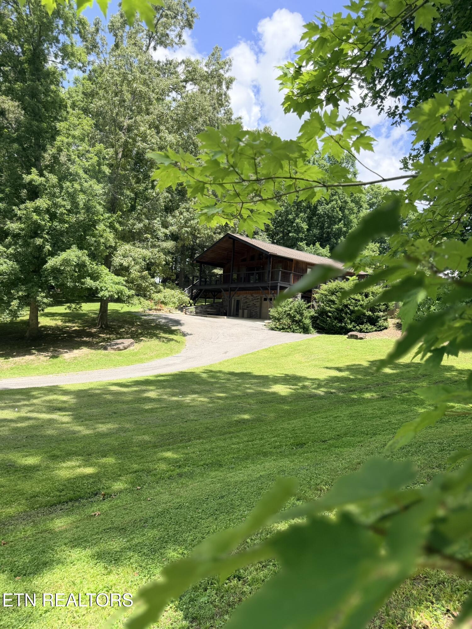 162 Coffee Drive Helenwood TN 37755